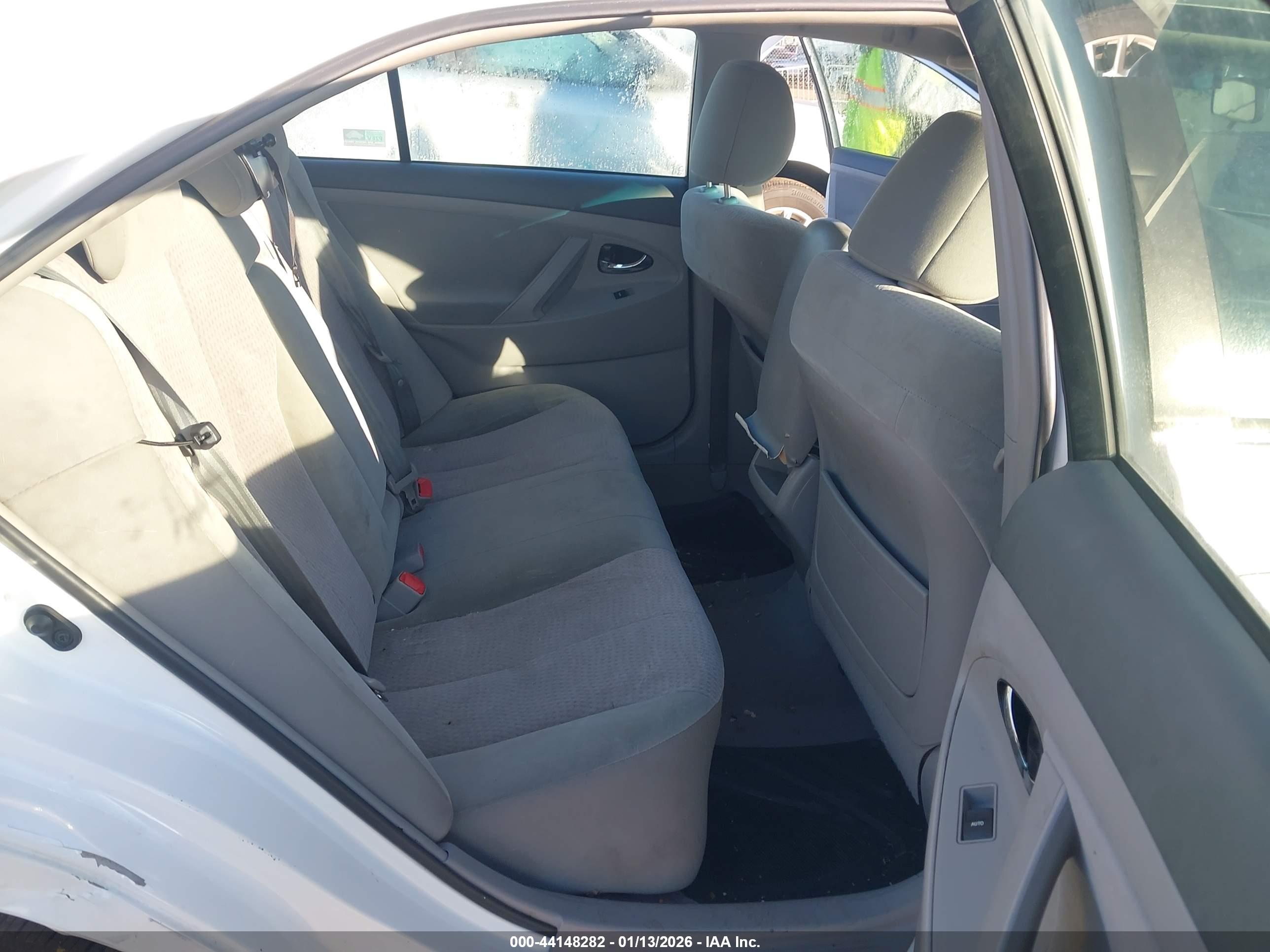 TOYOTA CAMRY image 8