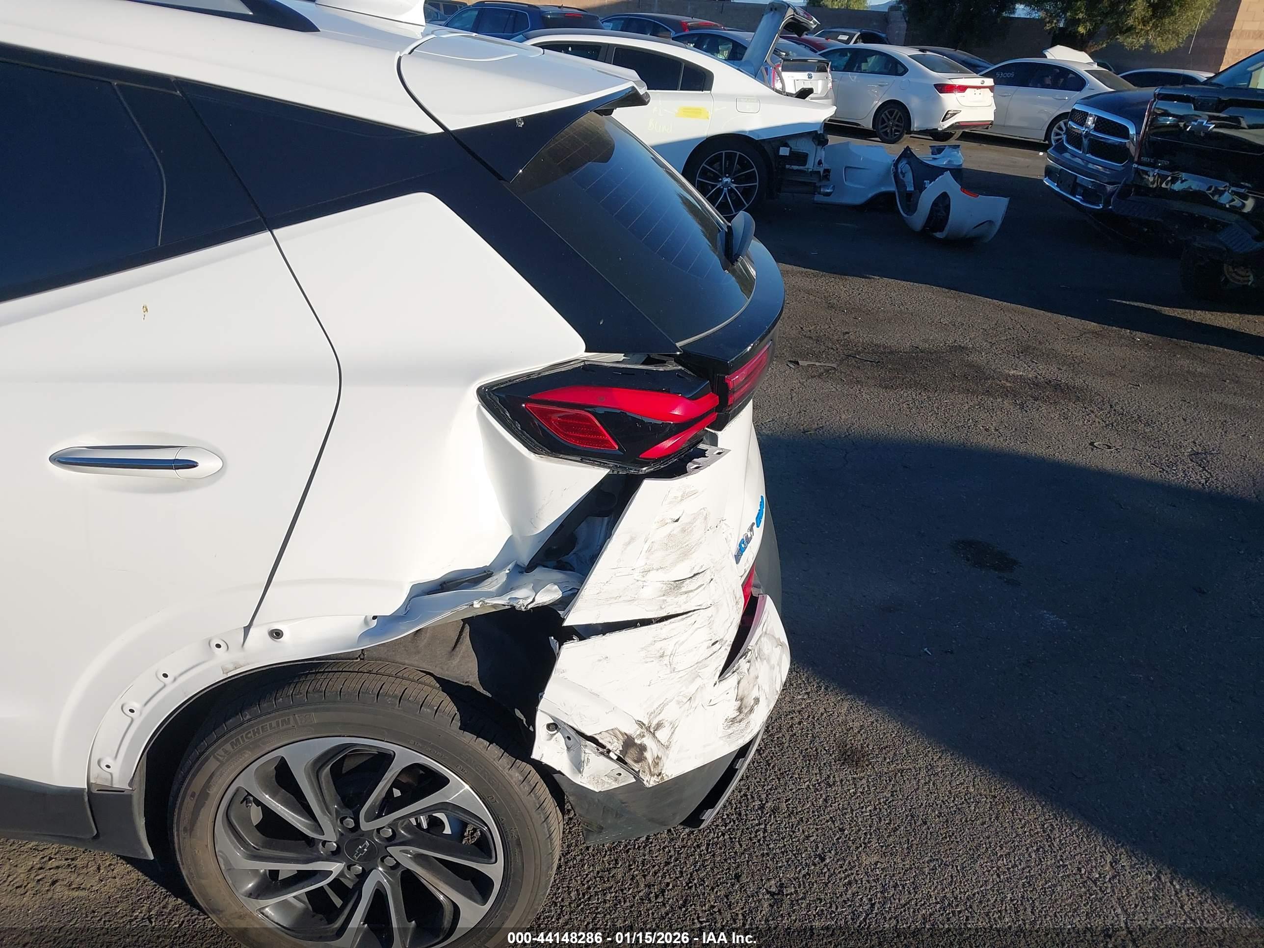 CHEVROLET BOLT image 6