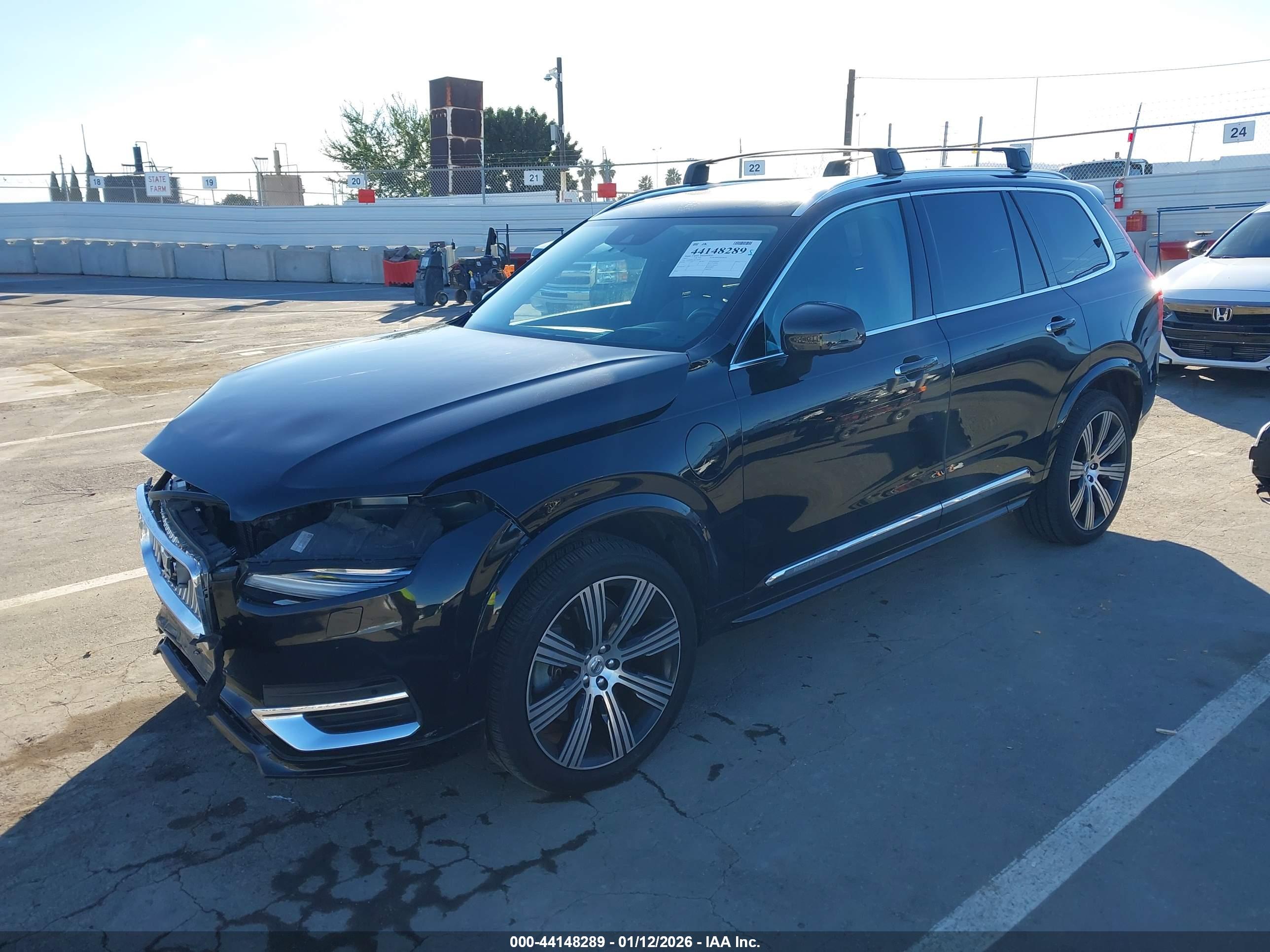 VOLVO XC90 image 2