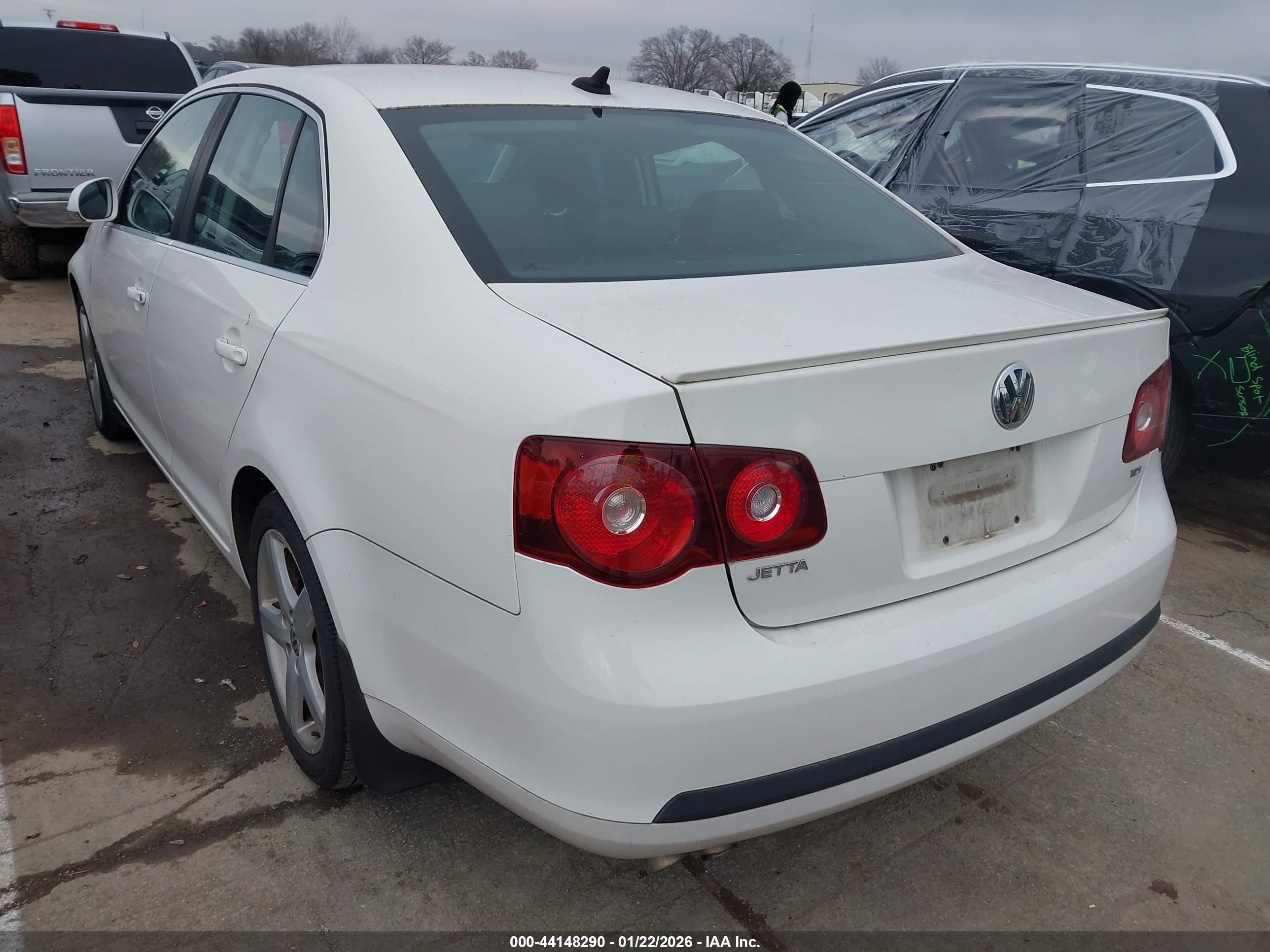 VOLKSWAGEN JETTA image 6
