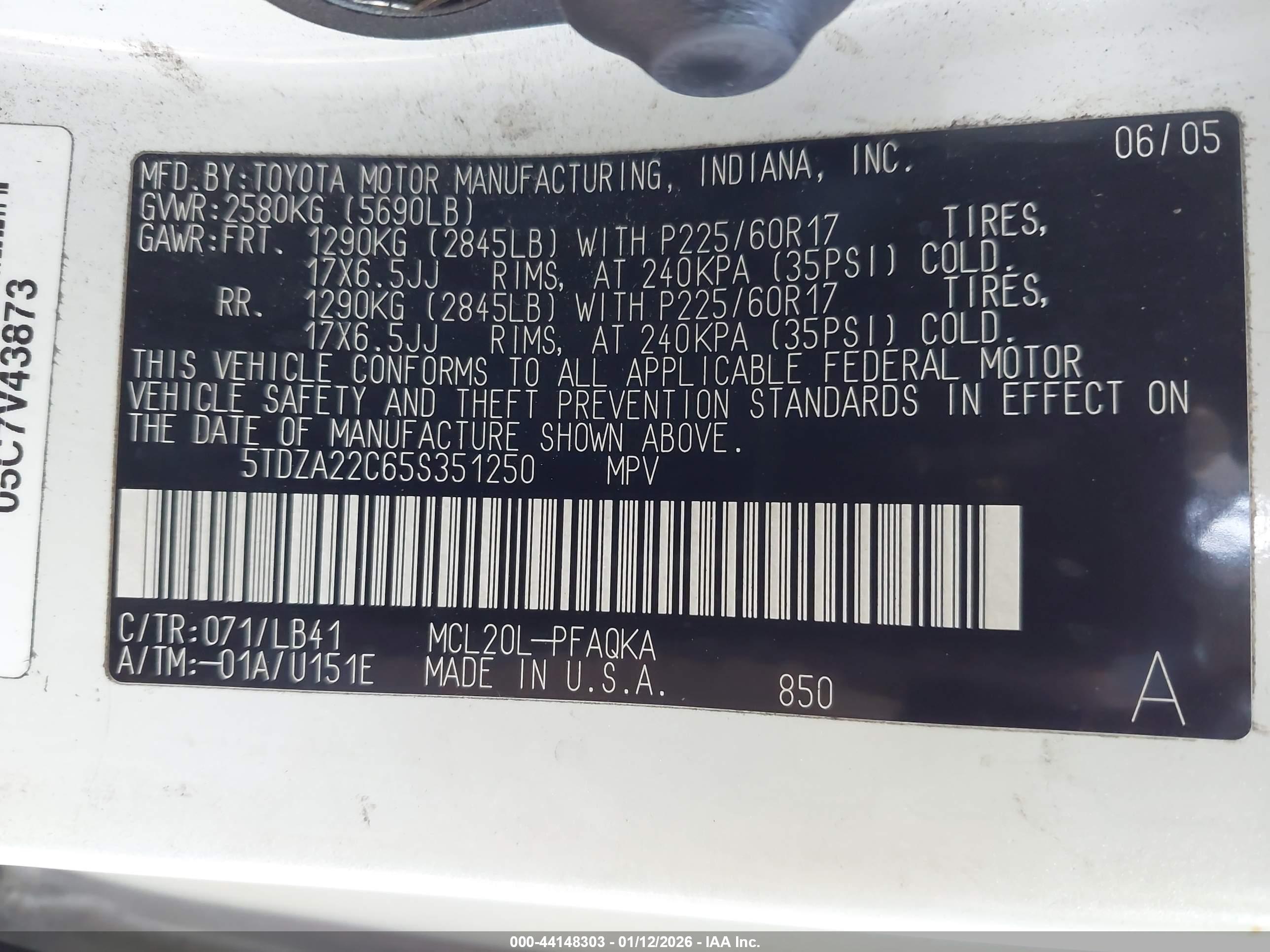 TOYOTA SIENNA image 9