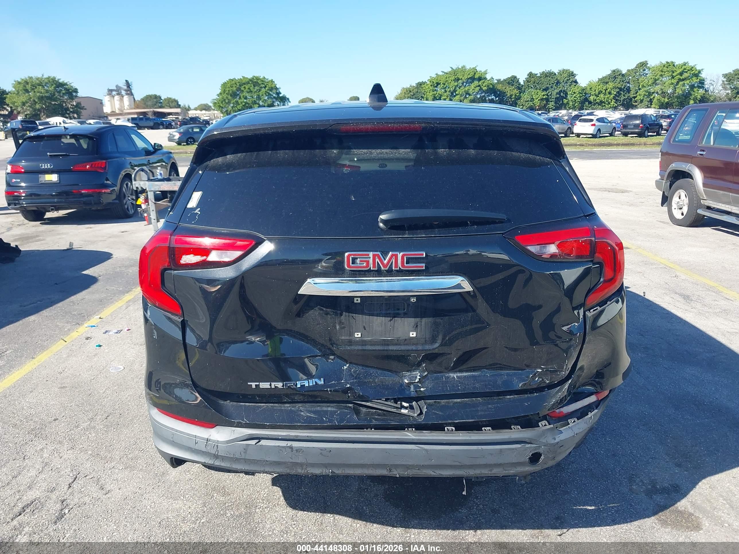 GMC TERRAIN image 6