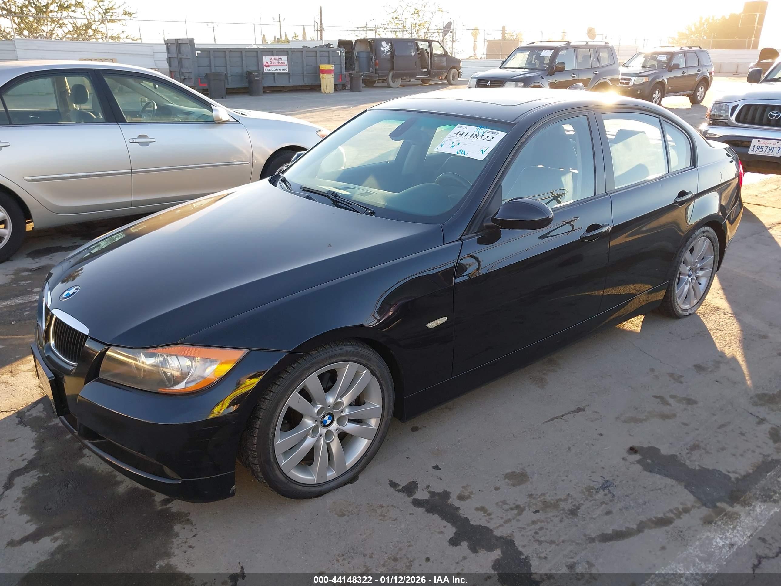 BMW 328I image 2
