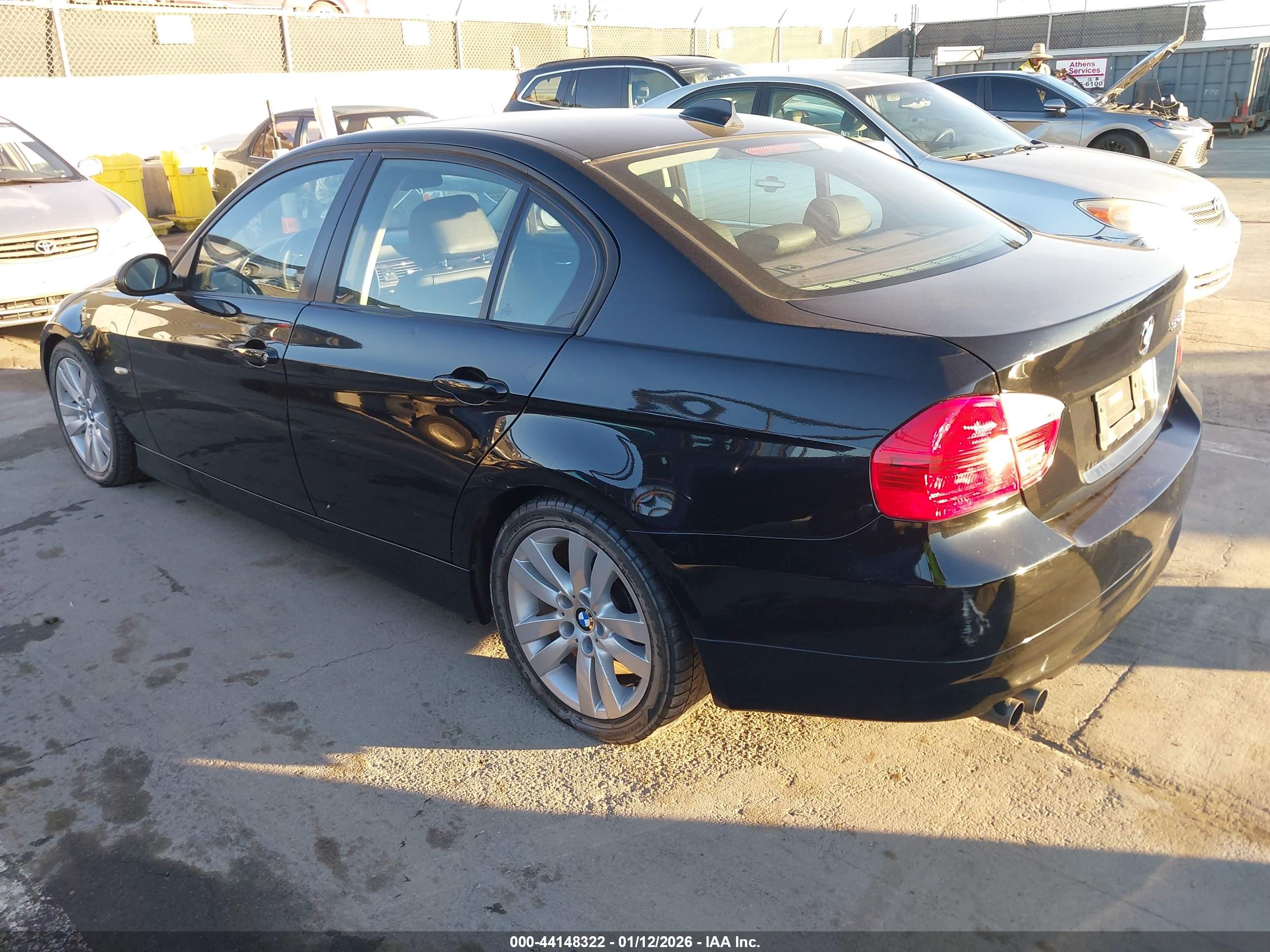 BMW 328I image 3