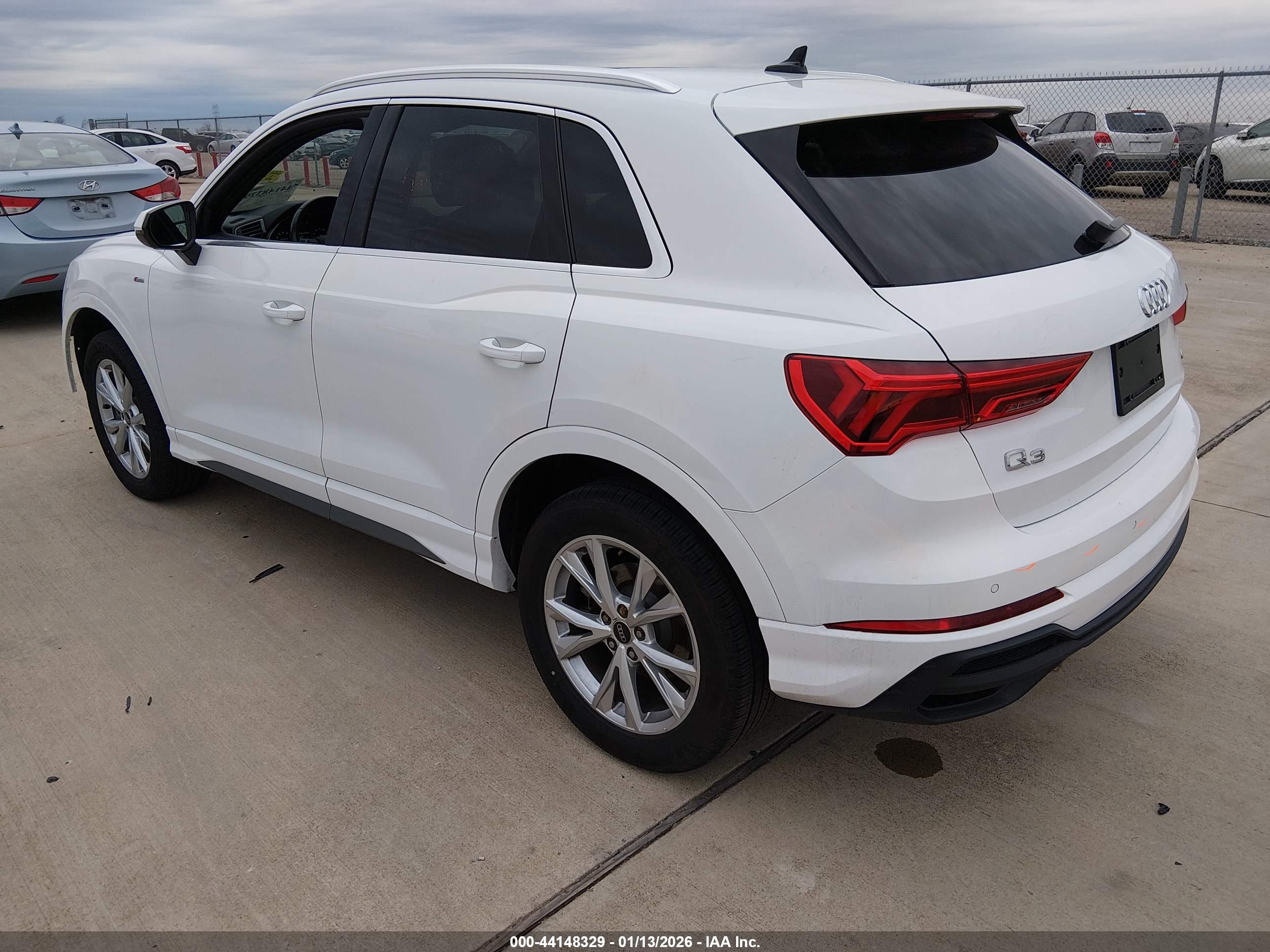 AUDI Q3 image 3