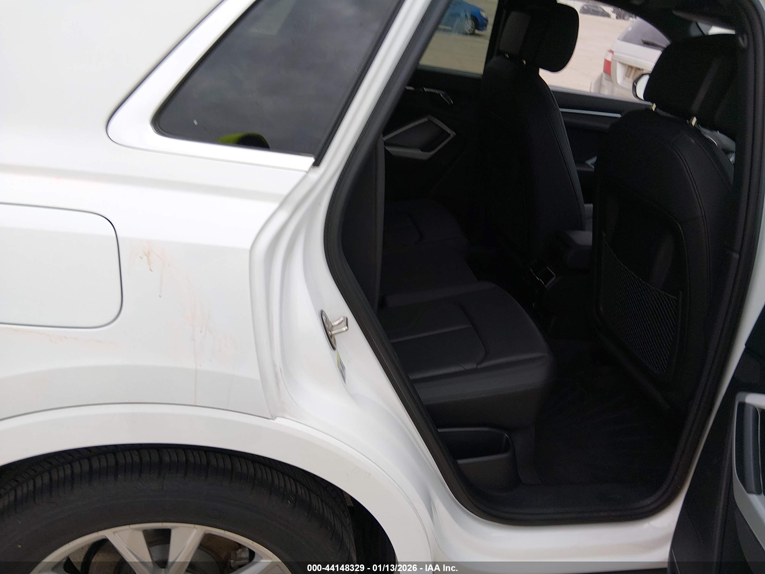 AUDI Q3 image 8