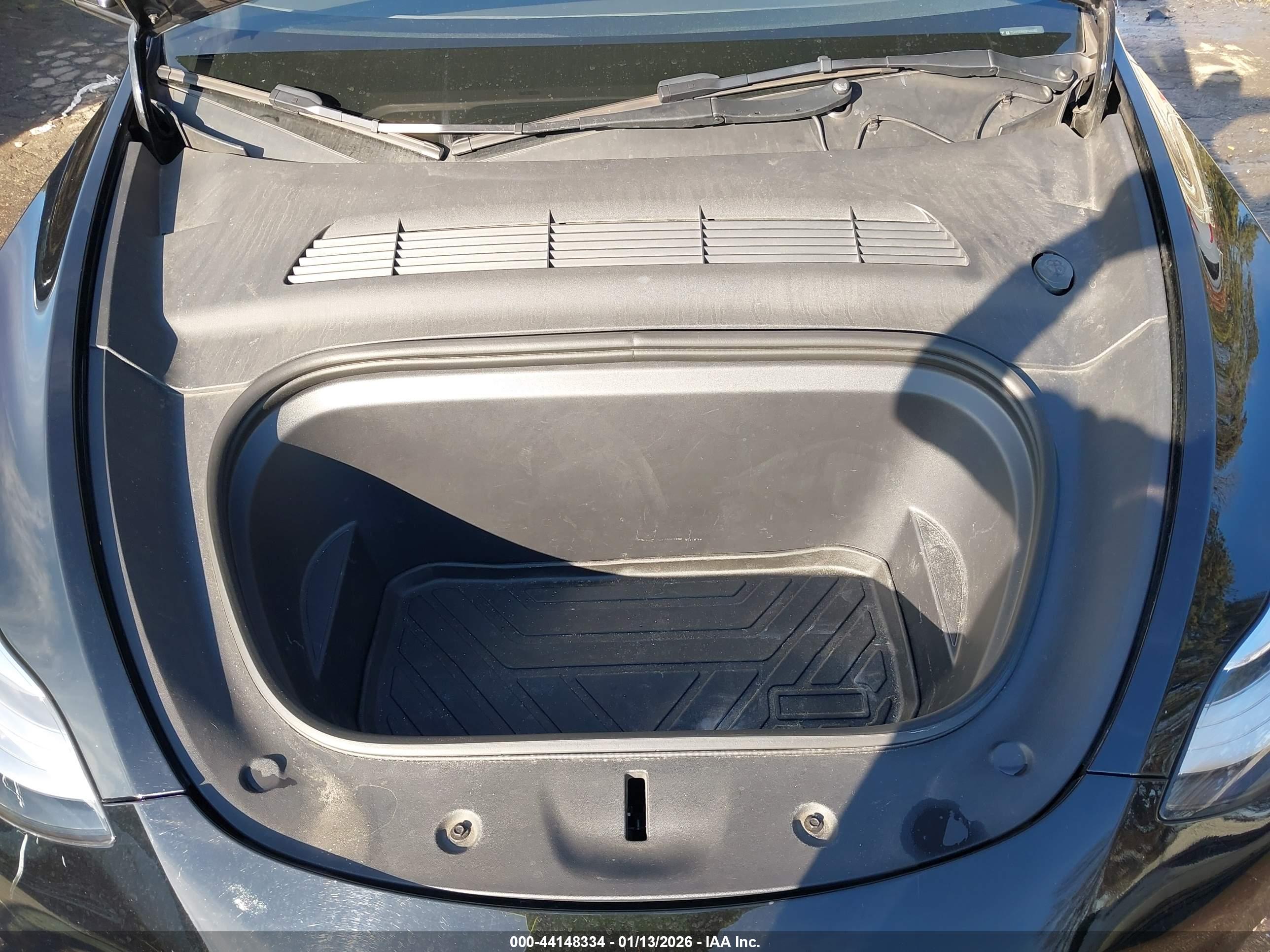 TESLA MODEL image 10