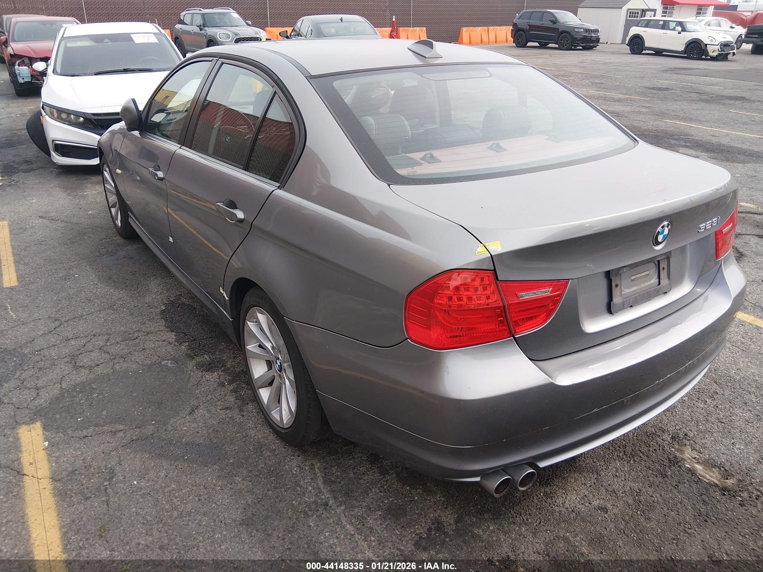 BMW 328I image 3