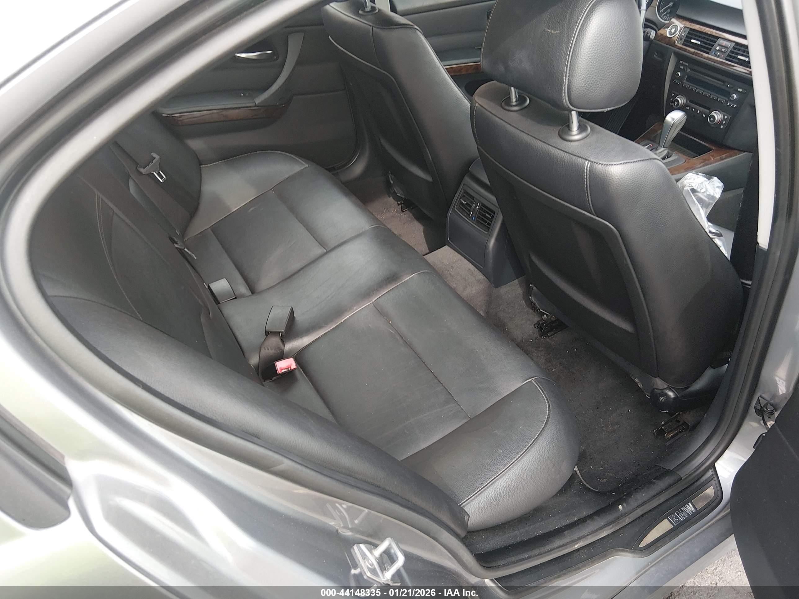 BMW 328I image 8