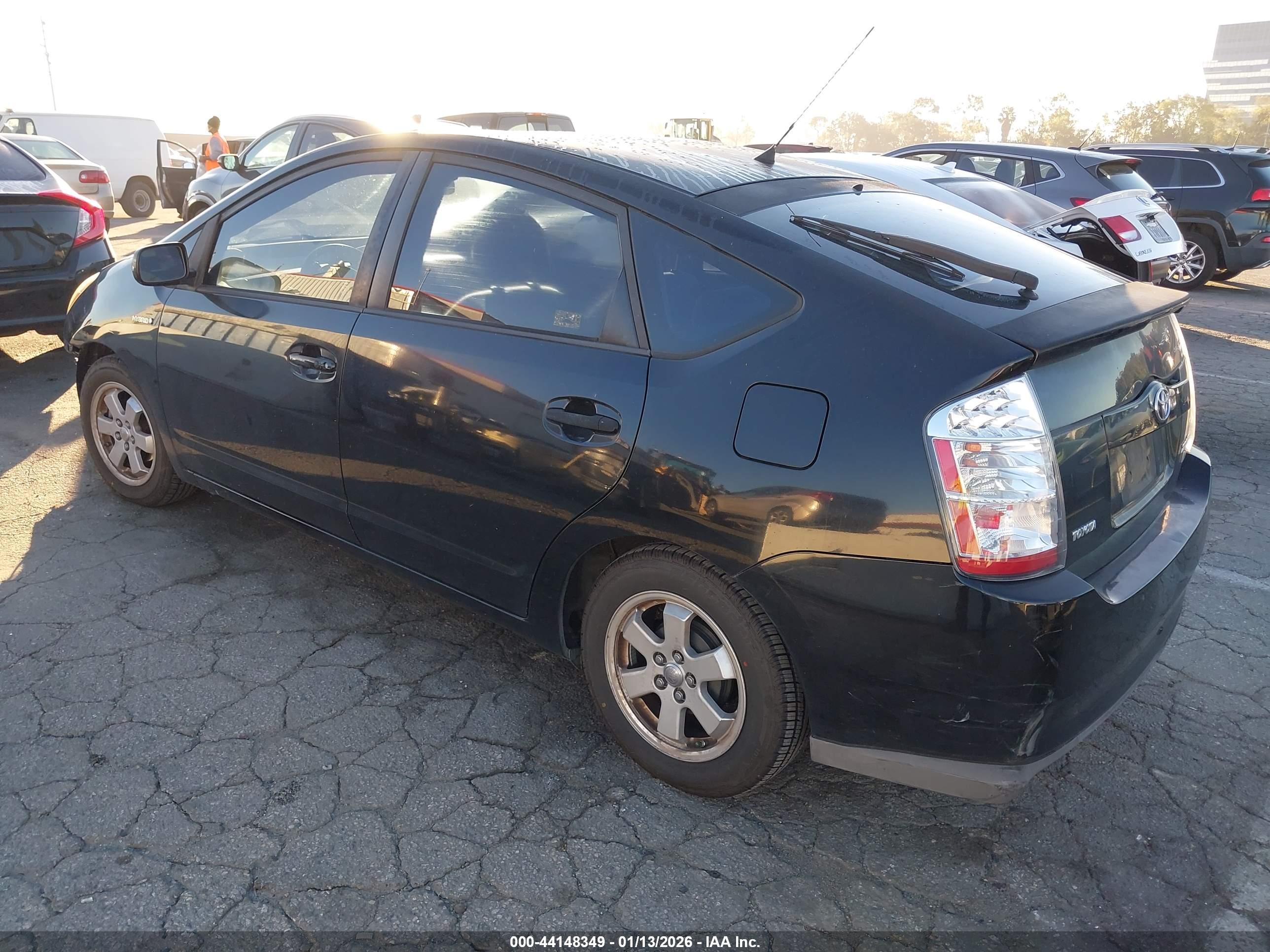TOYOTA PRIUS image 3