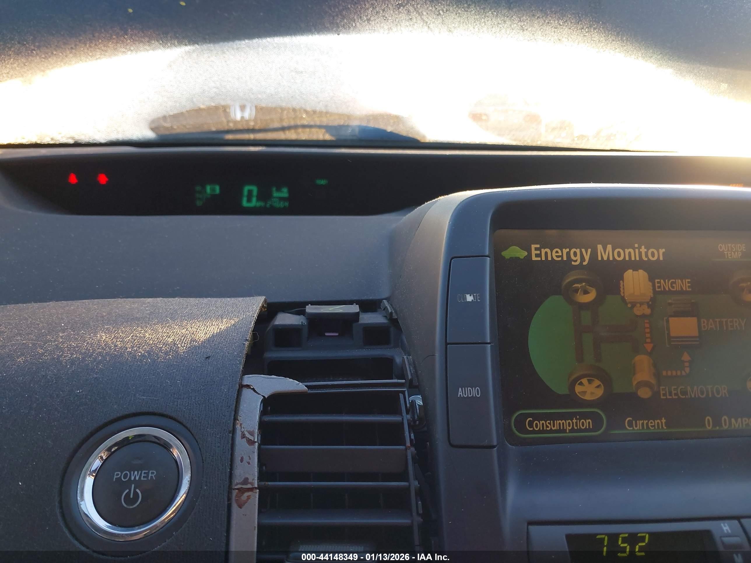 TOYOTA PRIUS image 7
