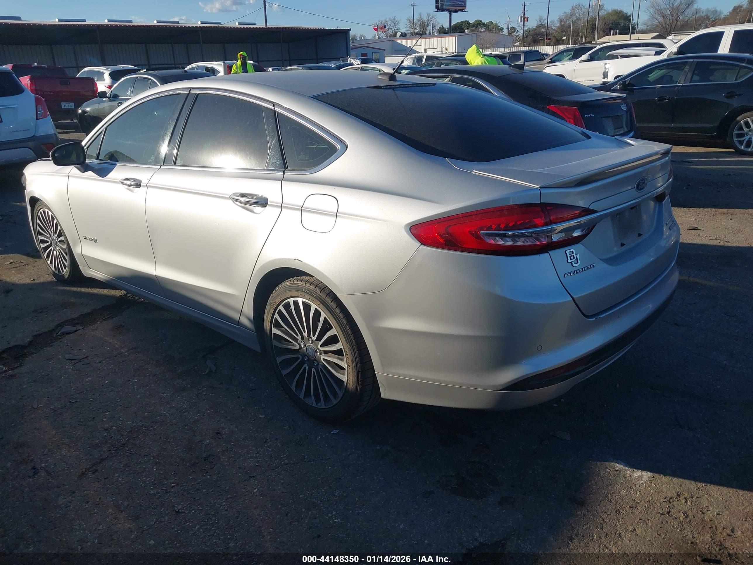 FORD FUSION image 3