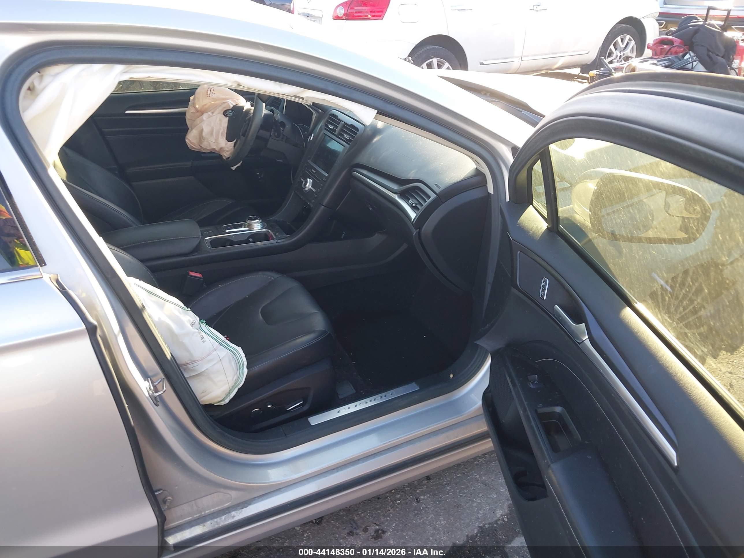 FORD FUSION image 5