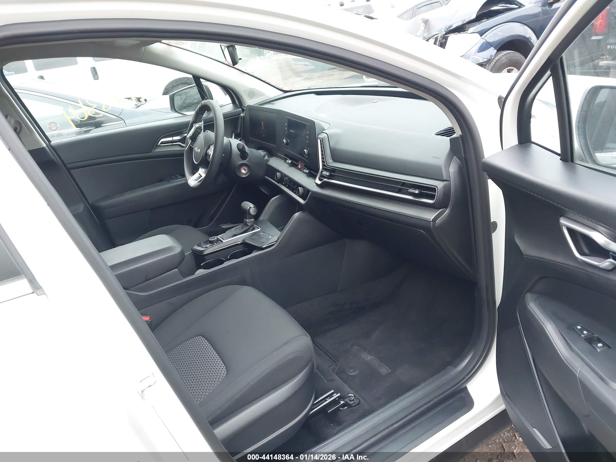 KIA SPORTAGE image 5