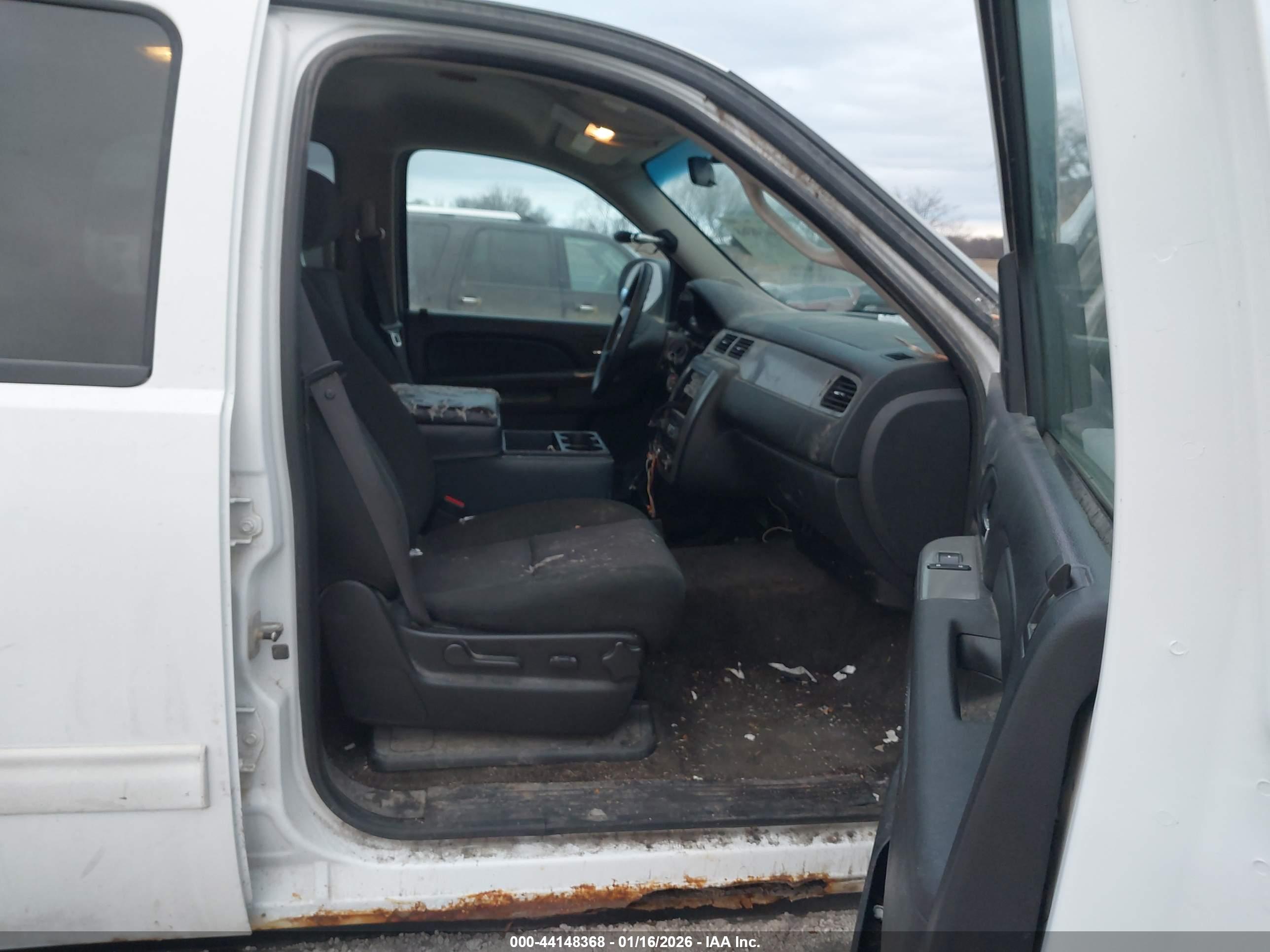 CHEVROLET TAHOE image 5