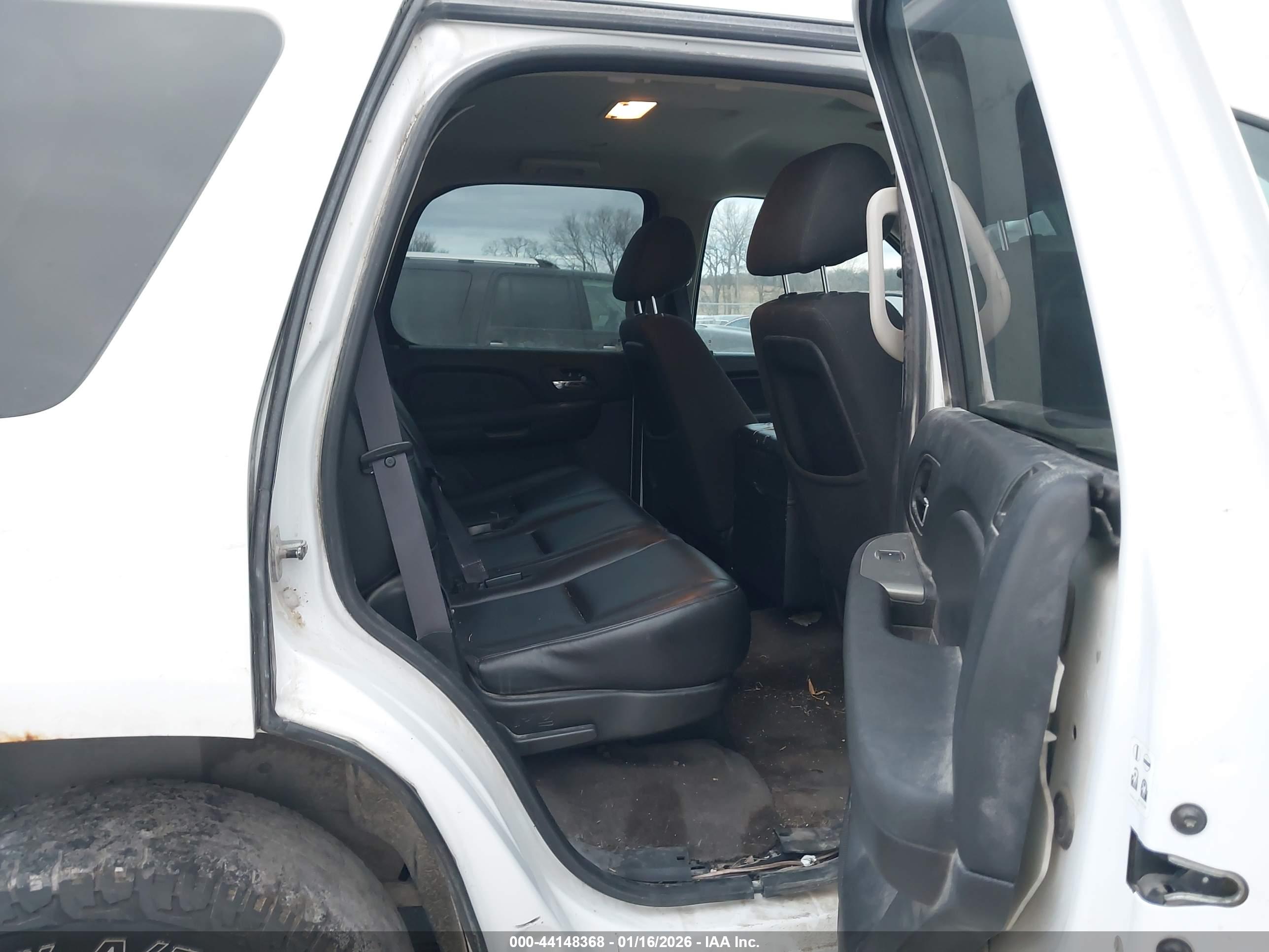 CHEVROLET TAHOE image 8
