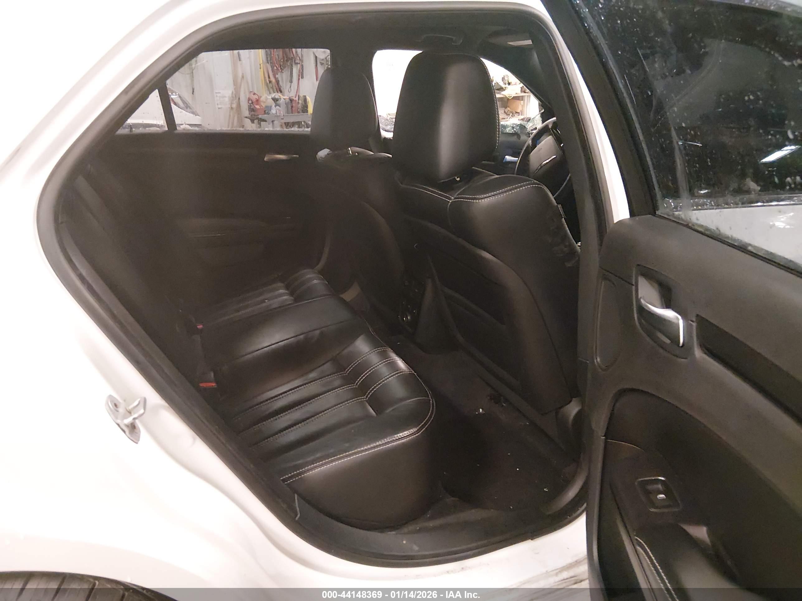 CHRYSLER 300 image 8
