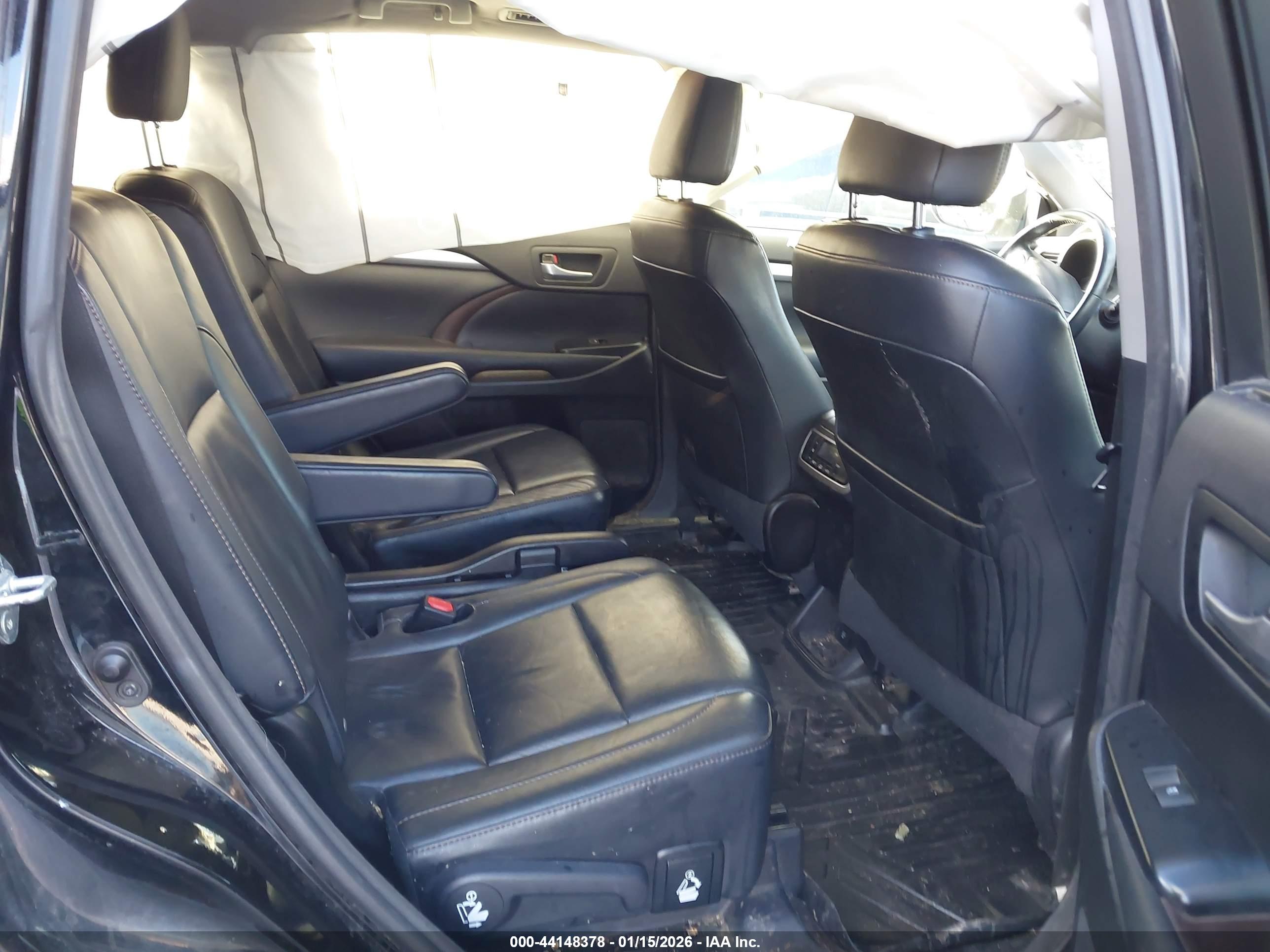 TOYOTA HIGHLANDER image 8