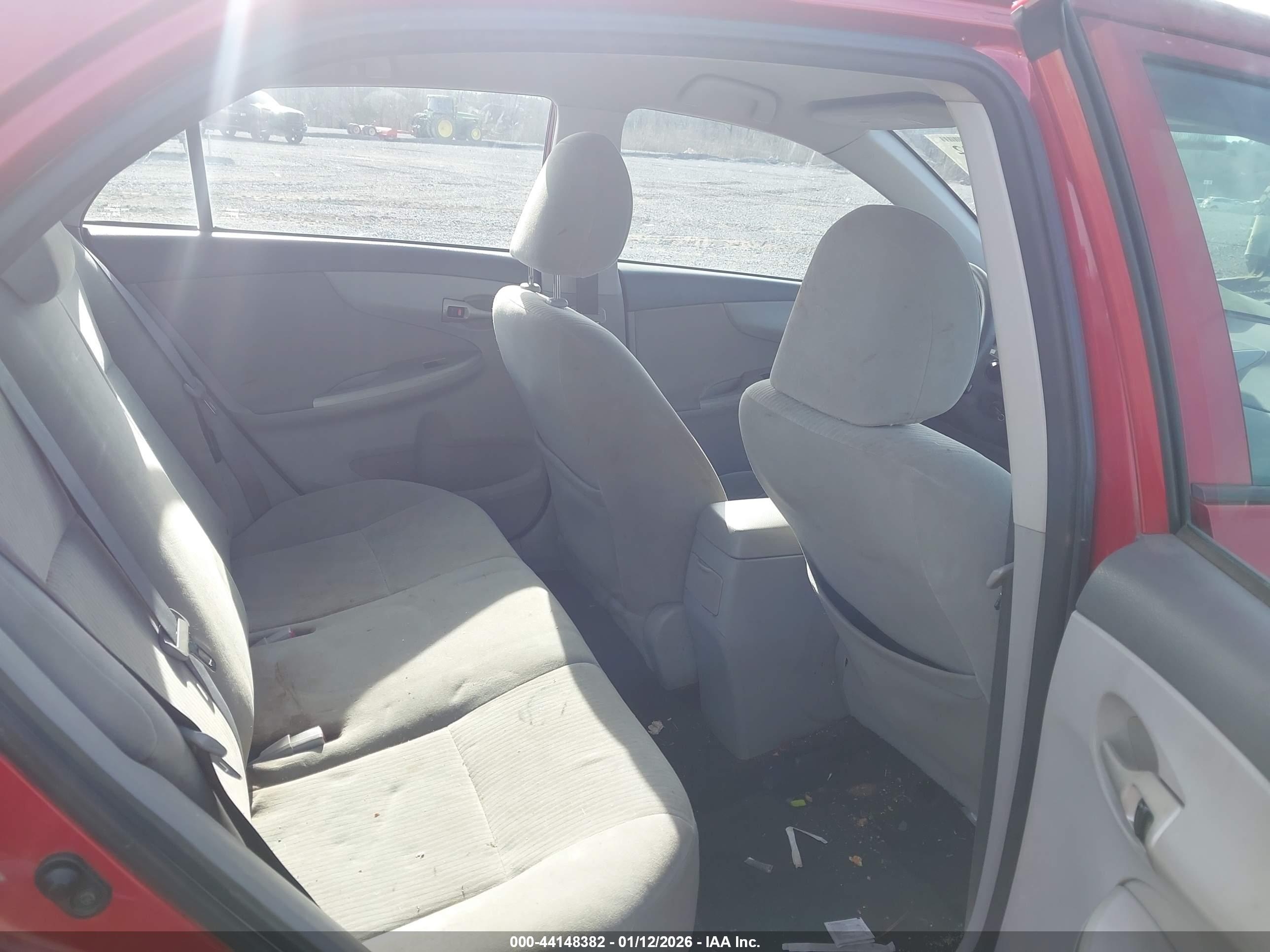TOYOTA COROLLA image 8