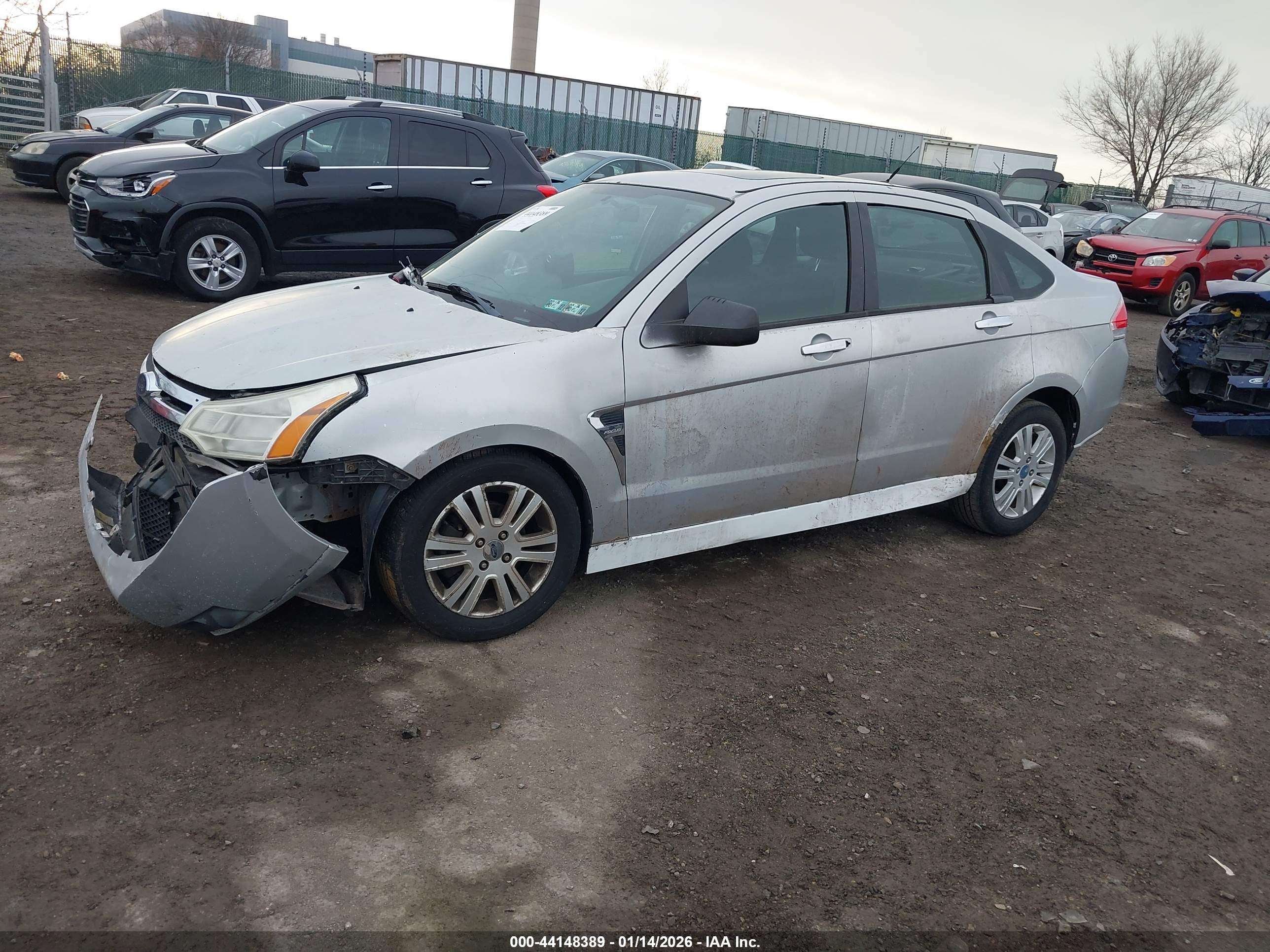 FORD FOCUS image 2