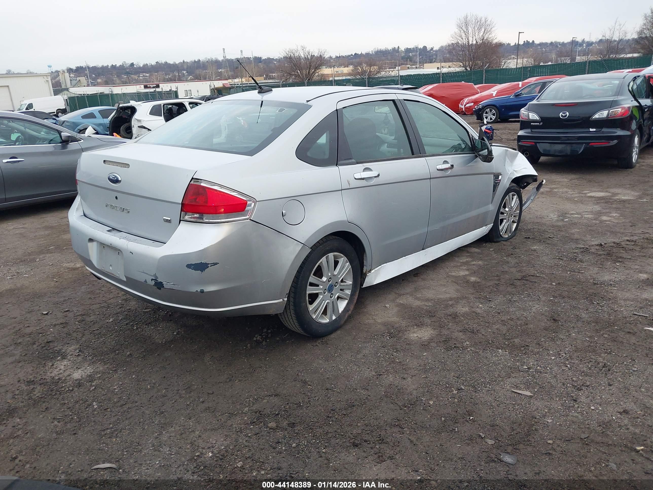 FORD FOCUS image 4