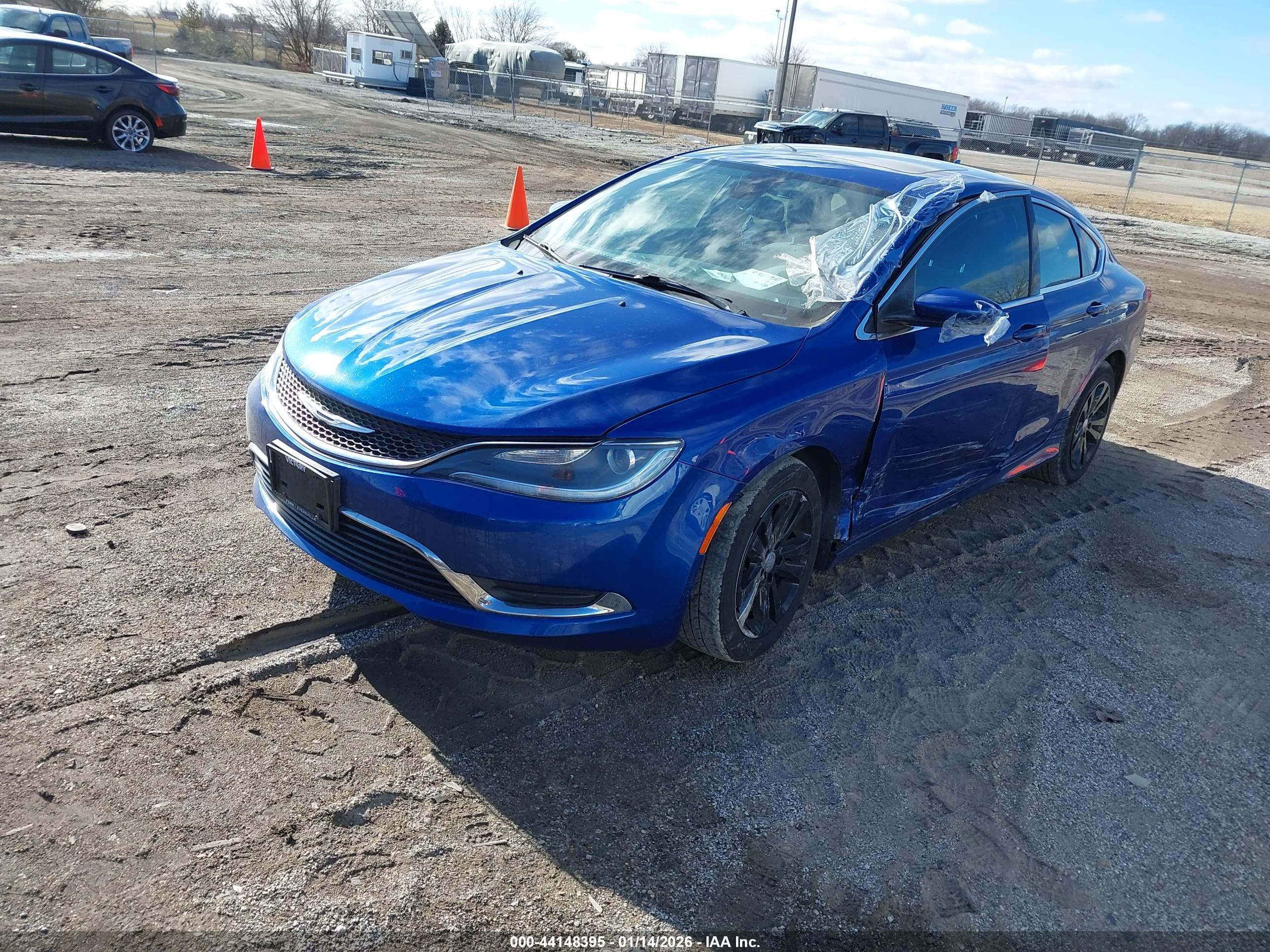 CHRYSLER 200 image 2