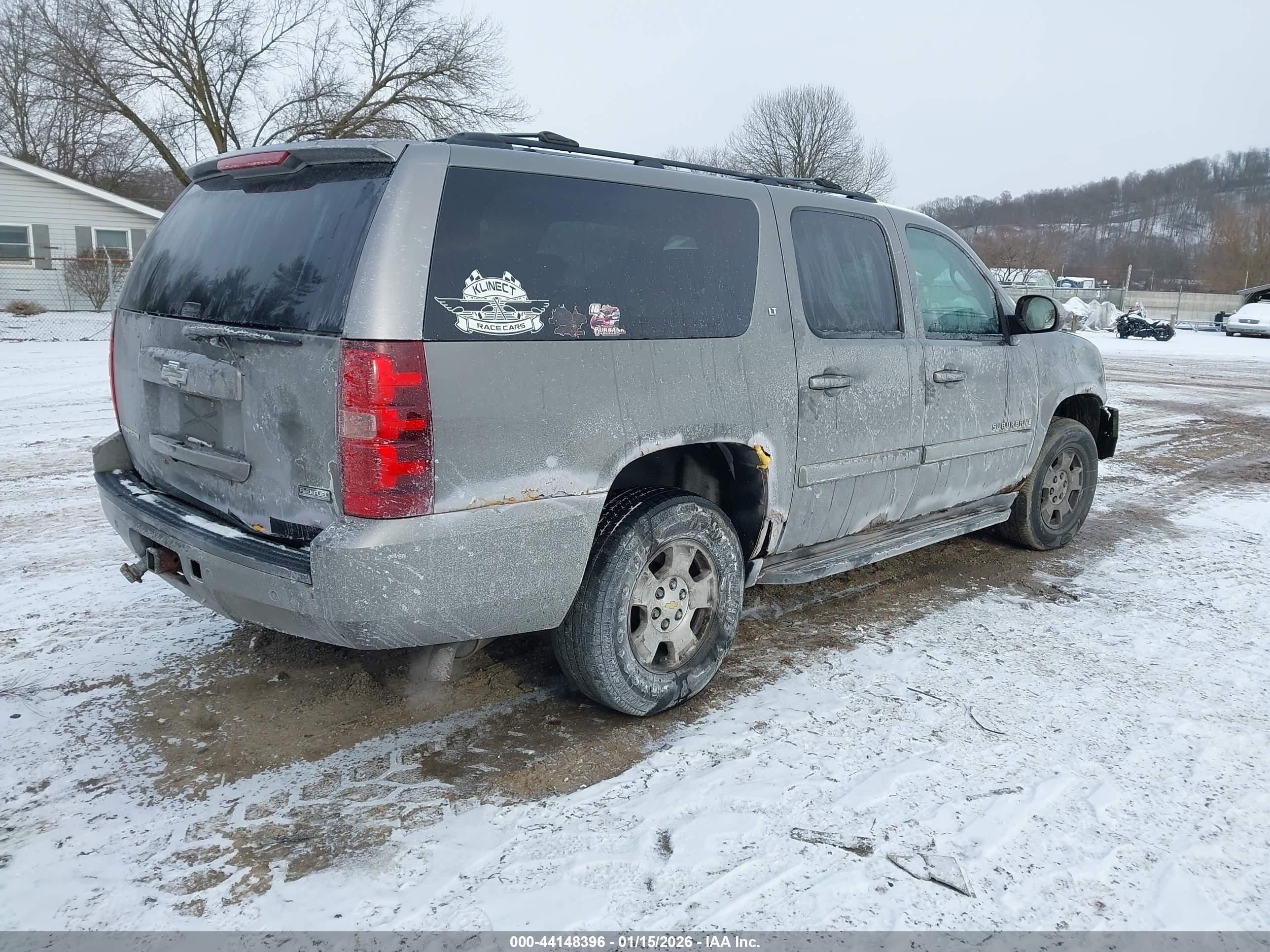 CHEVROLET SUBURBAN image 4