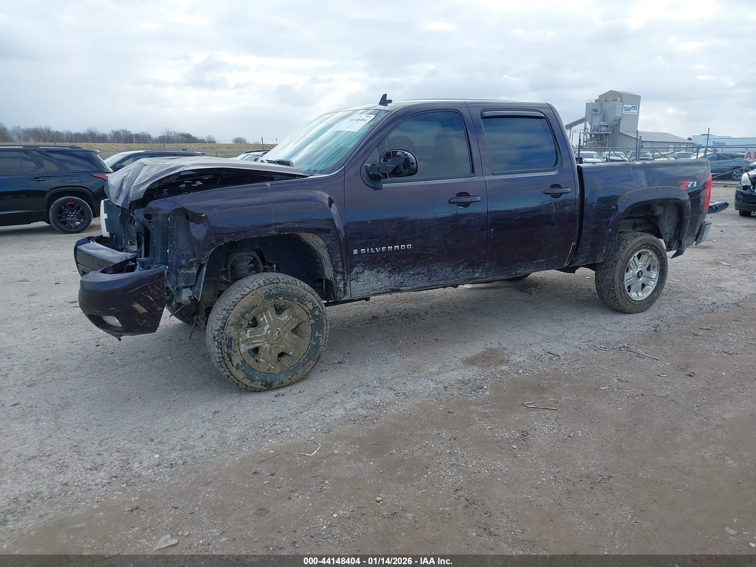 CHEVROLET SILVERADO image 2