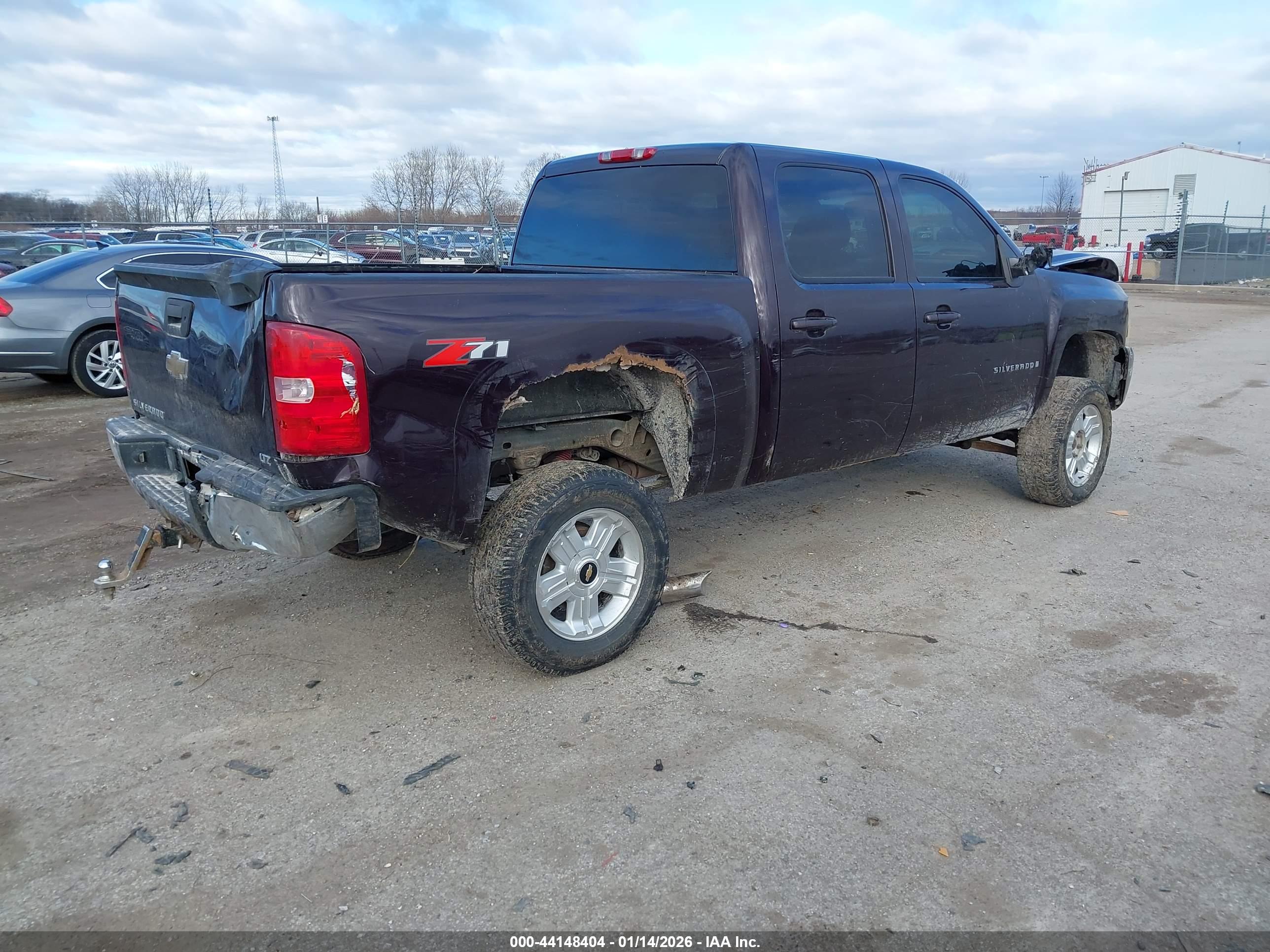 CHEVROLET SILVERADO image 4