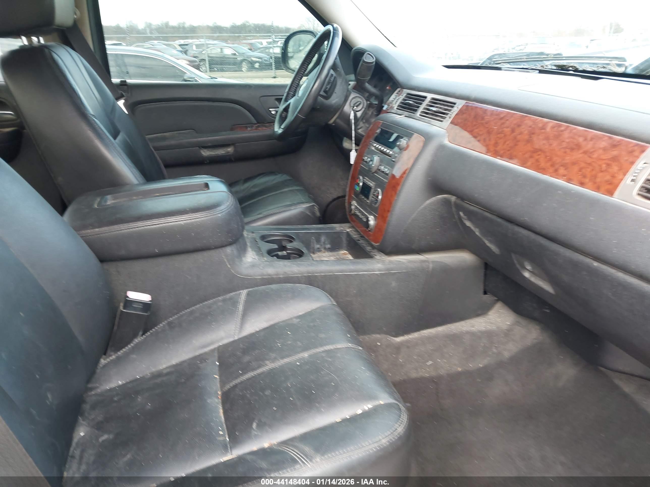 CHEVROLET SILVERADO image 5
