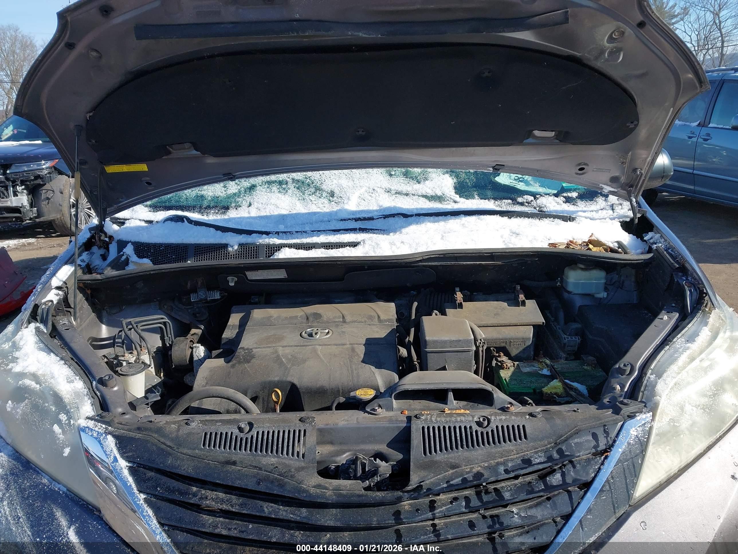 TOYOTA SIENNA image 10