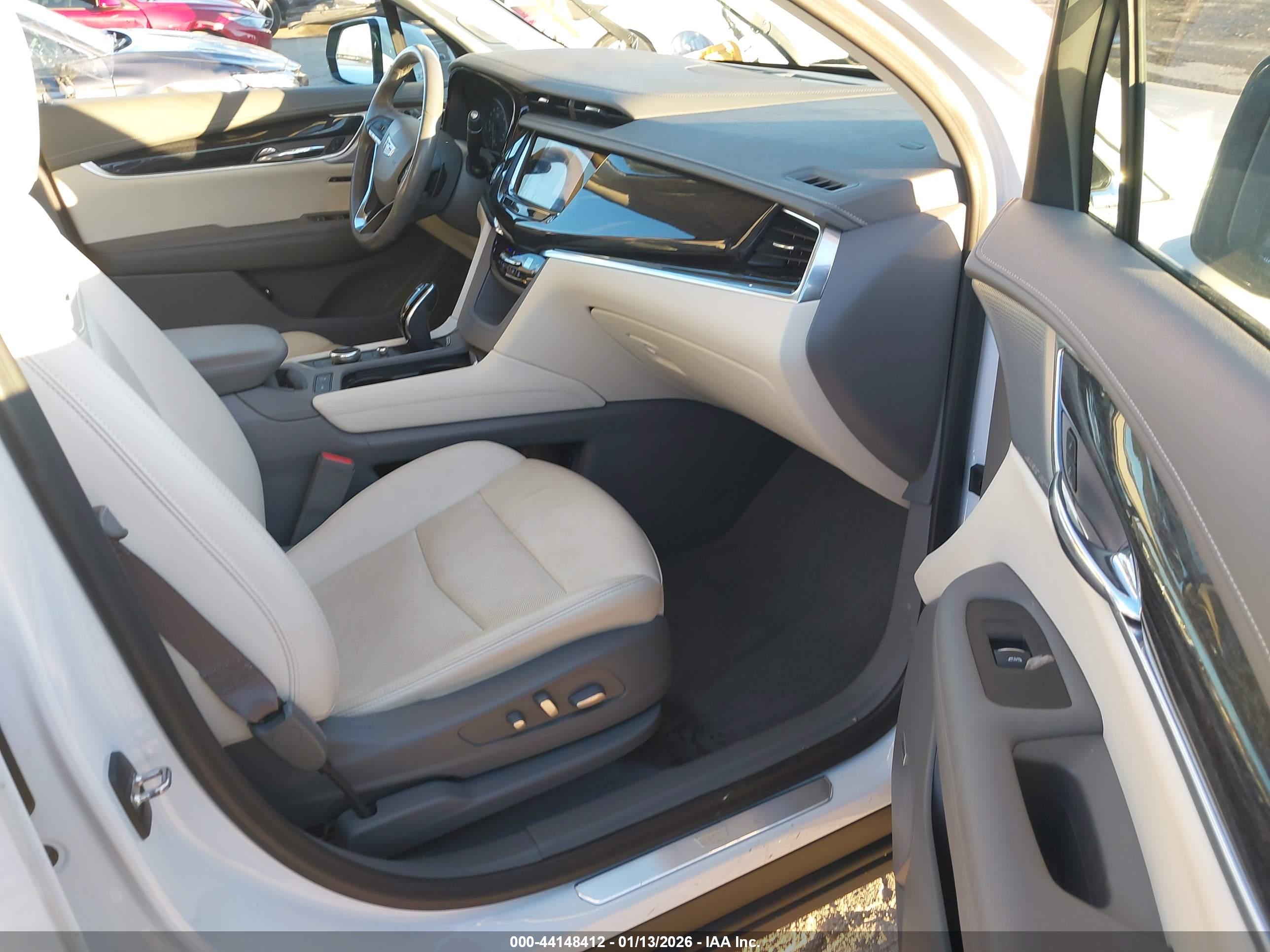 CADILLAC XT6 image 5