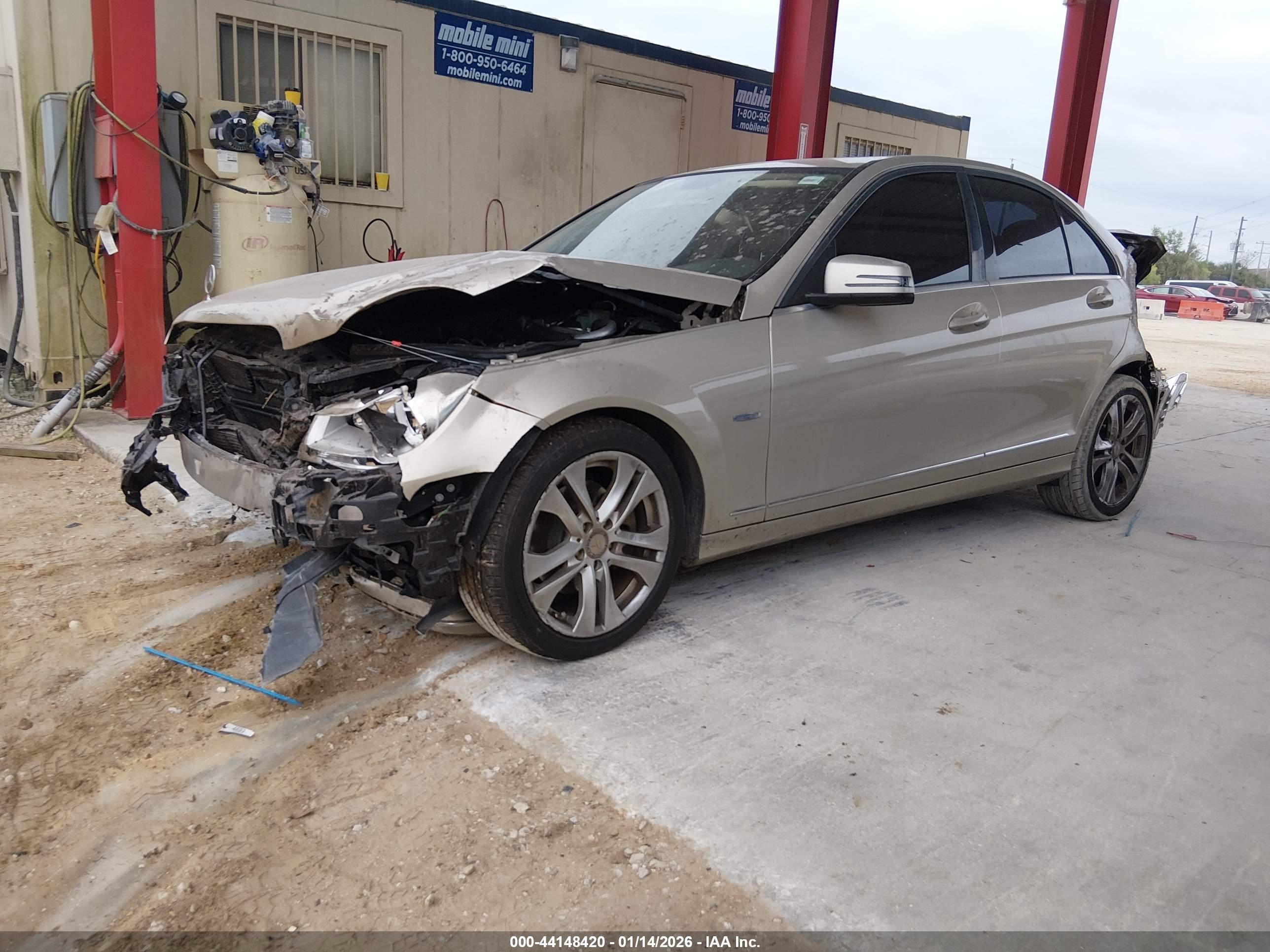 MERCEDES-BENZ C image 2