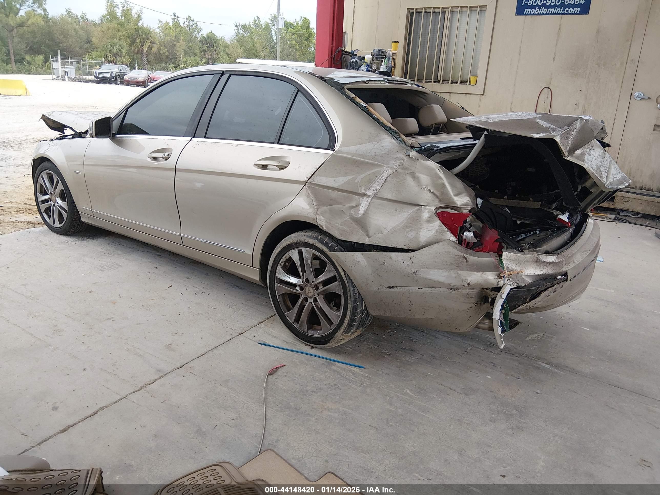 MERCEDES-BENZ C image 3