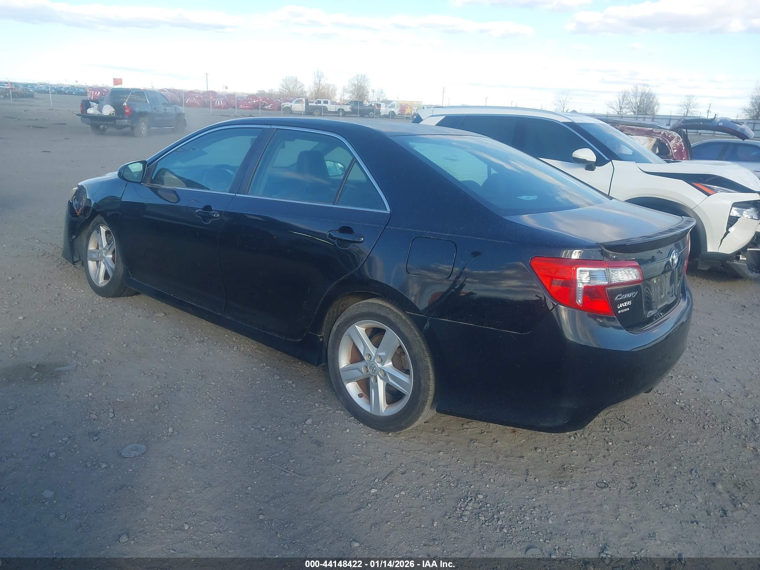 TOYOTA CAMRY image 3