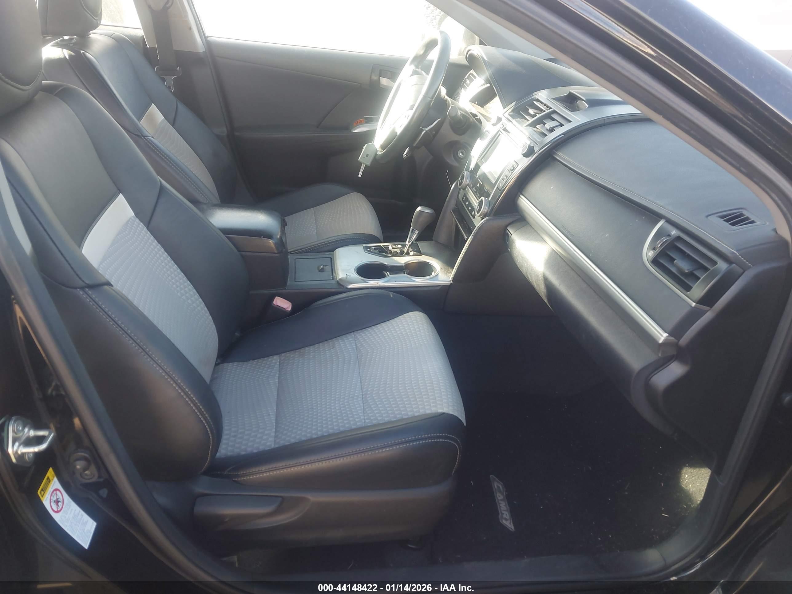TOYOTA CAMRY image 5