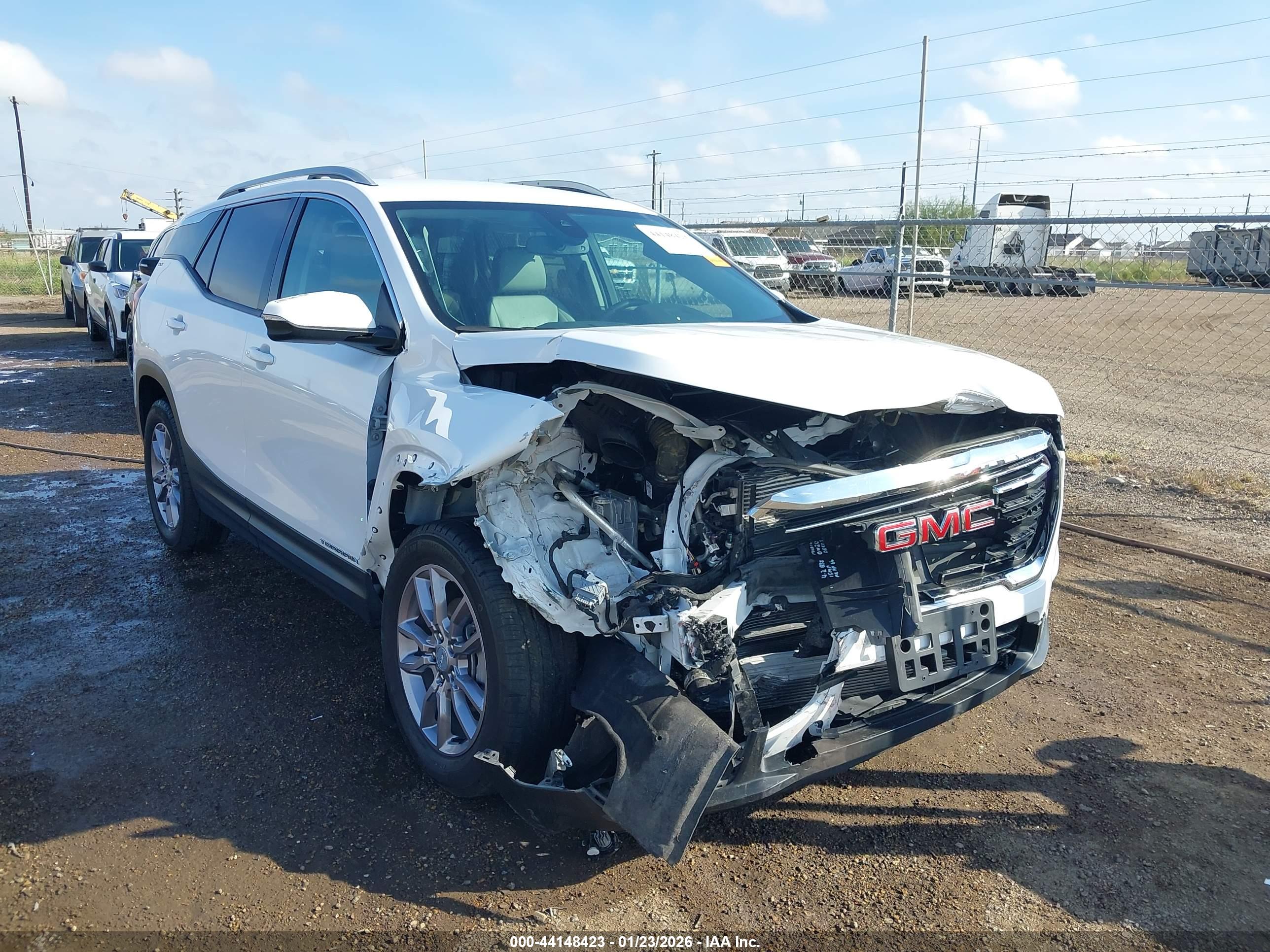 GMC TERRAIN image 6