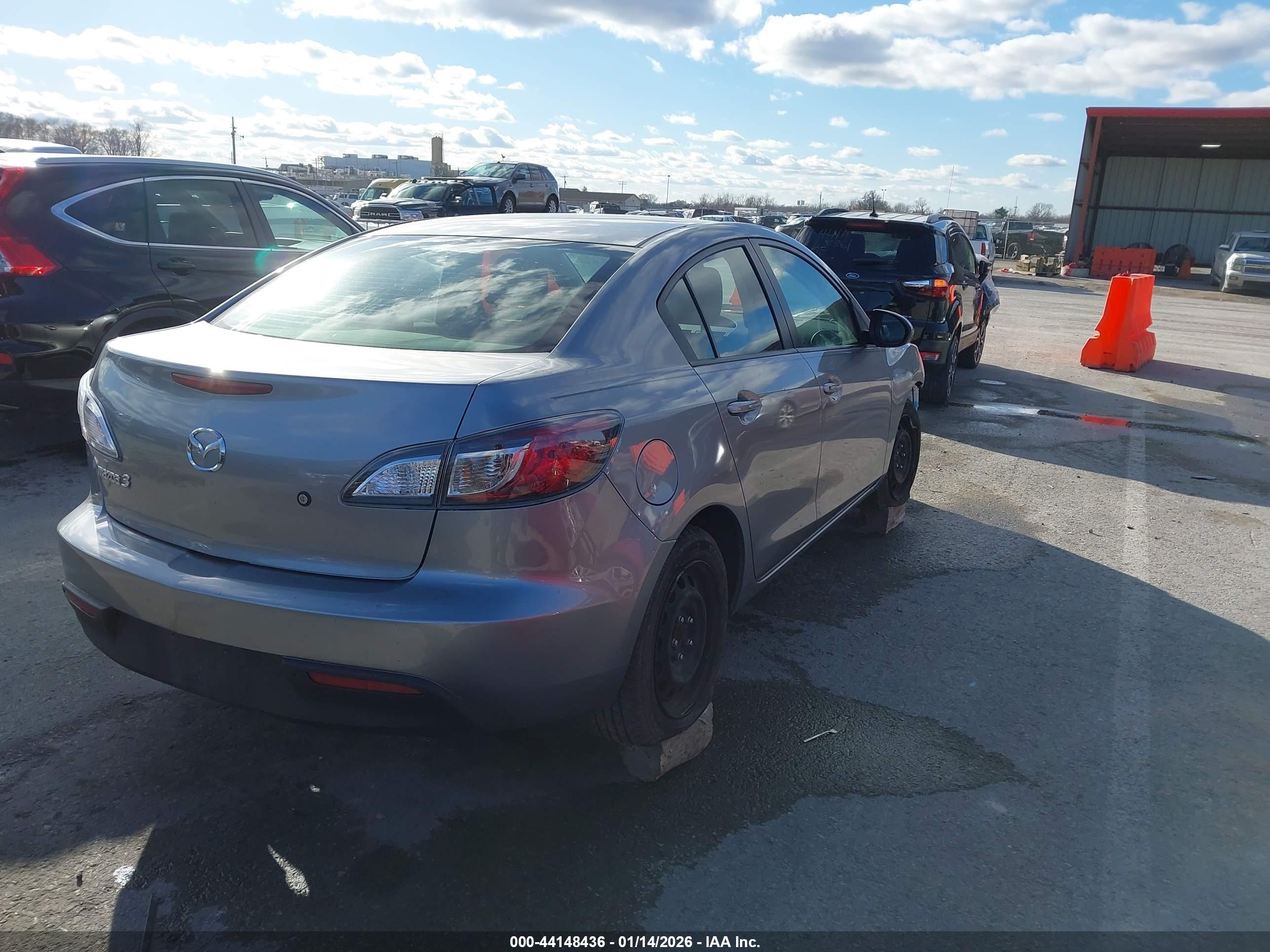 MAZDA MAZDA3 image 4