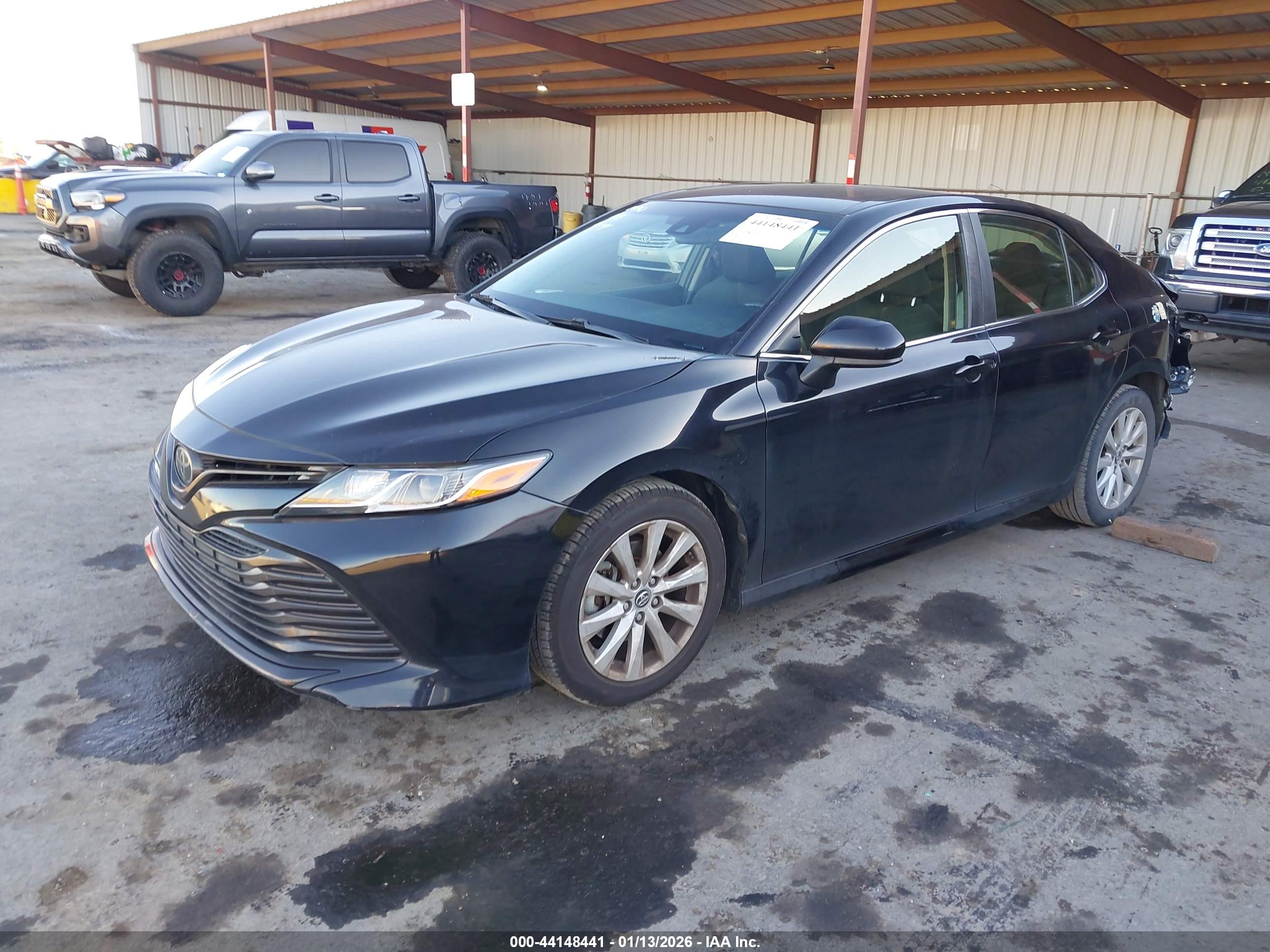 TOYOTA CAMRY image 2