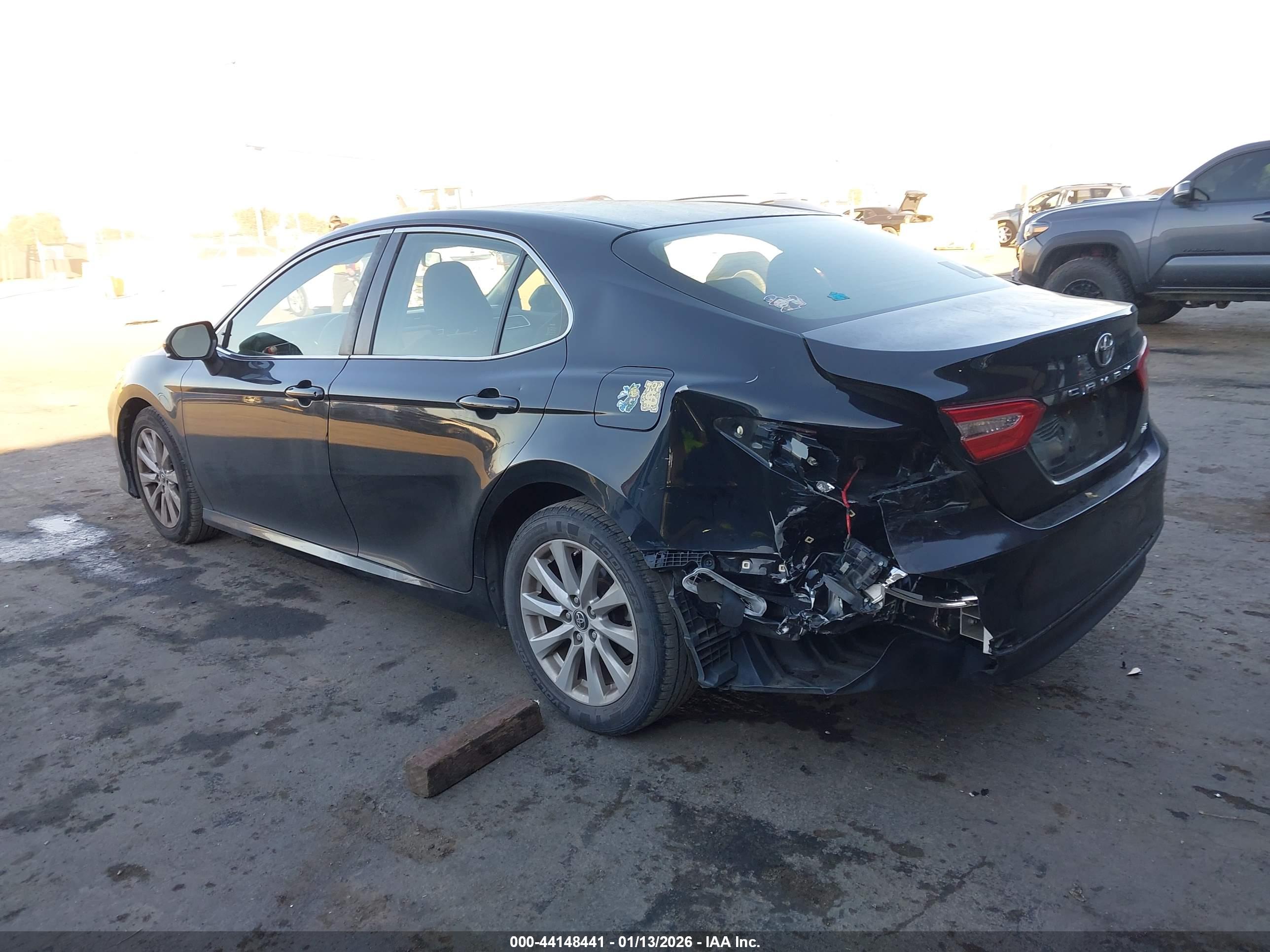 TOYOTA CAMRY image 3