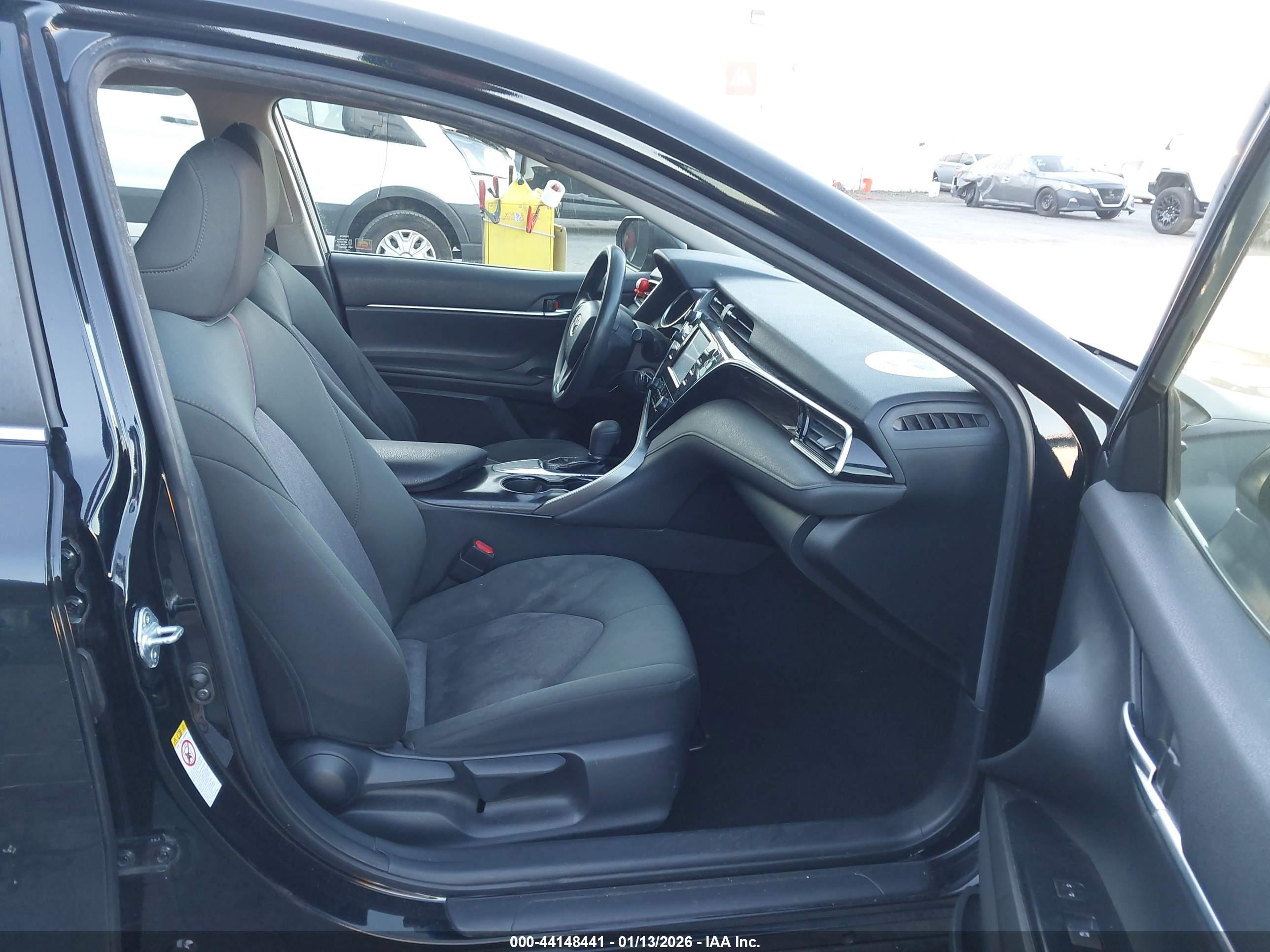 TOYOTA CAMRY image 5