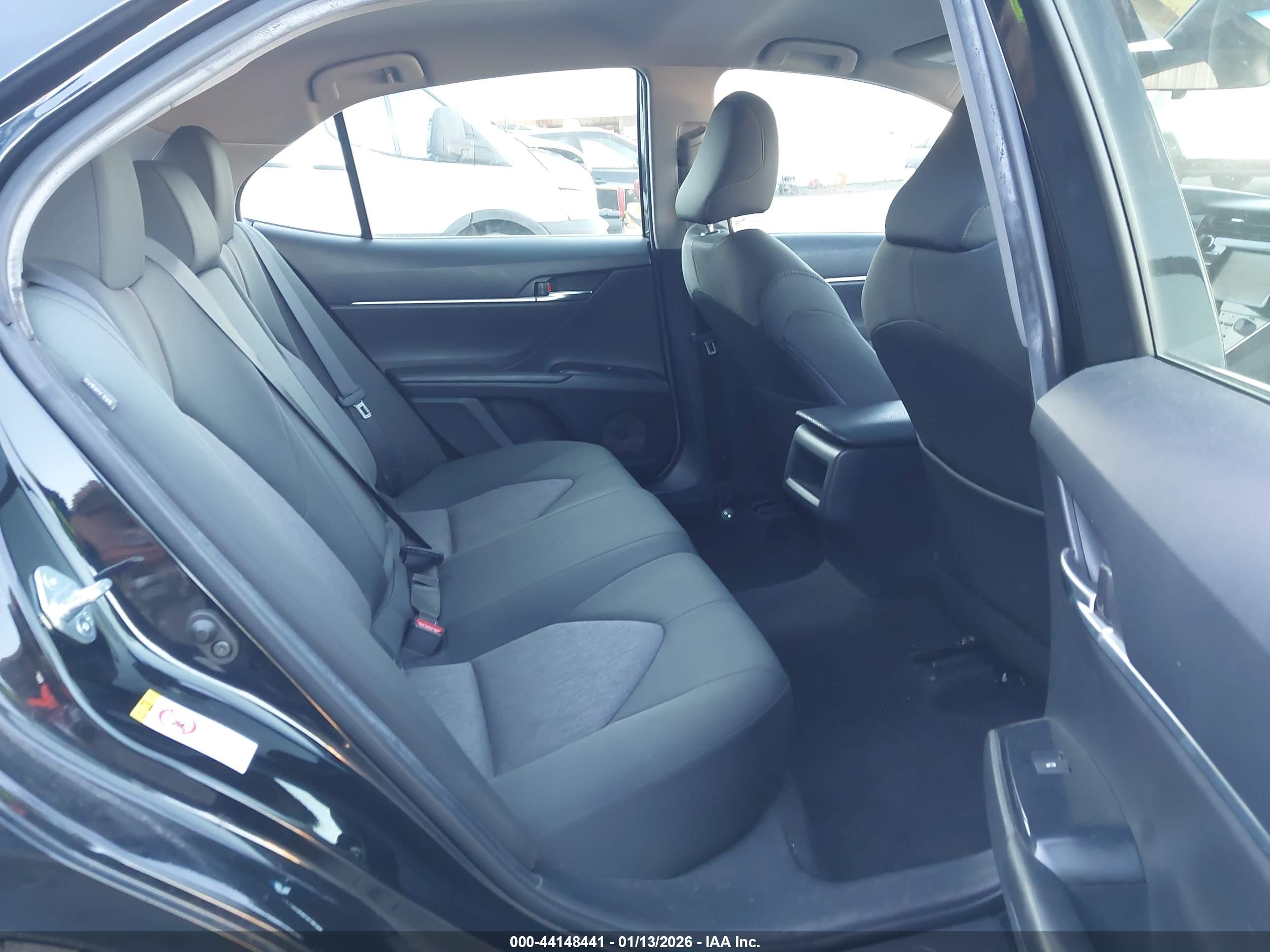 TOYOTA CAMRY image 8