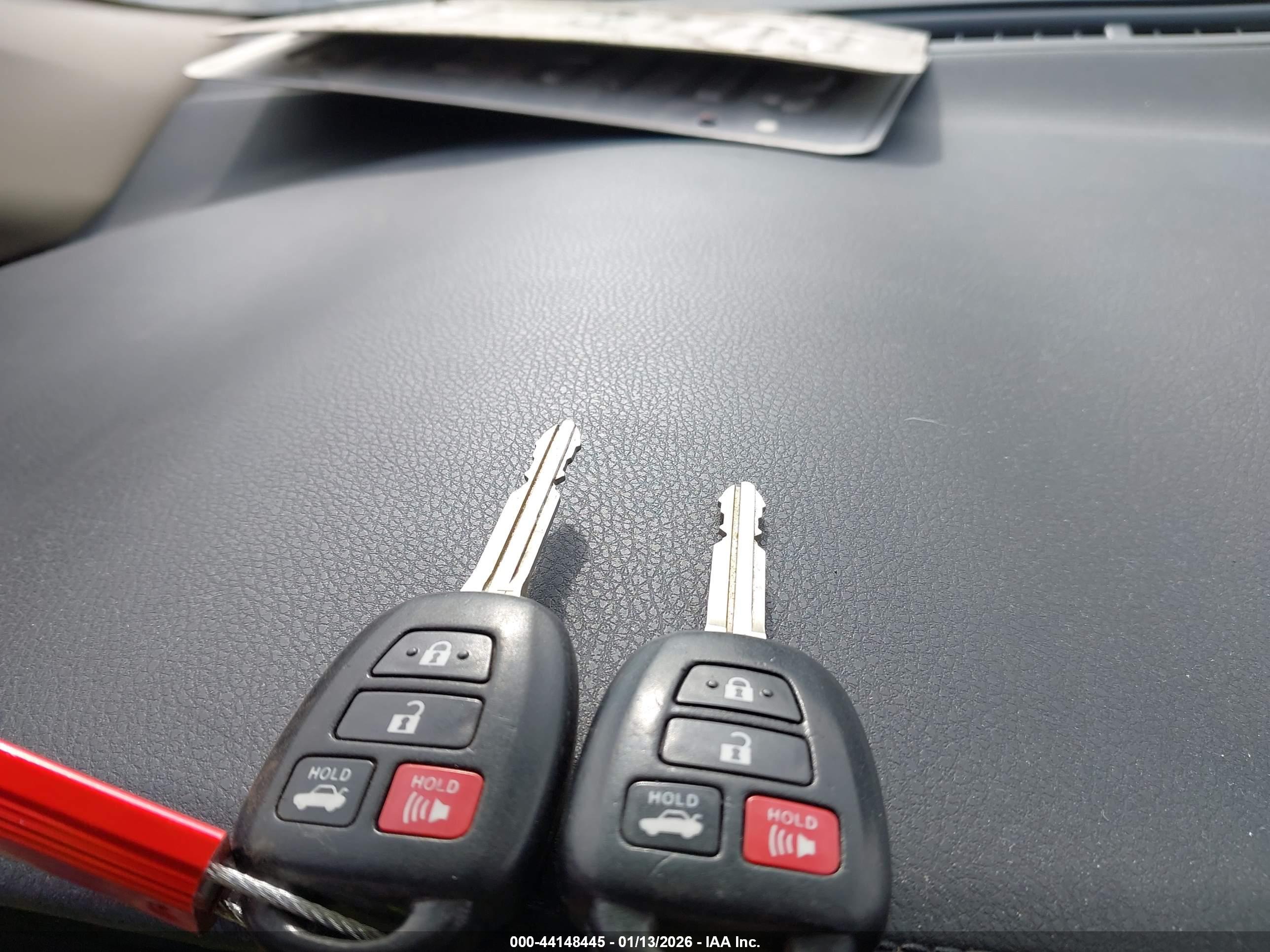 TOYOTA COROLLA image 11