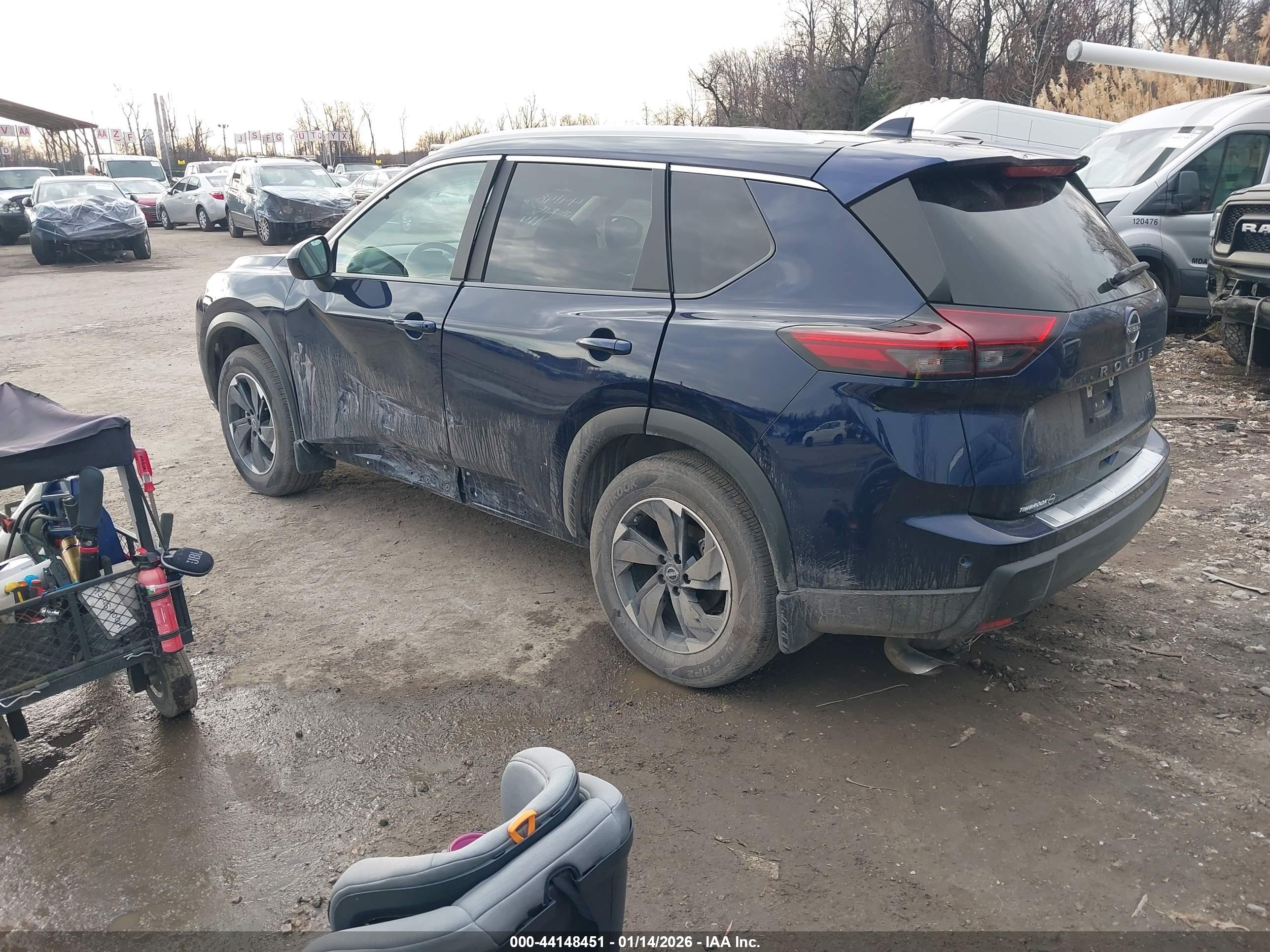 NISSAN ROGUE image 3