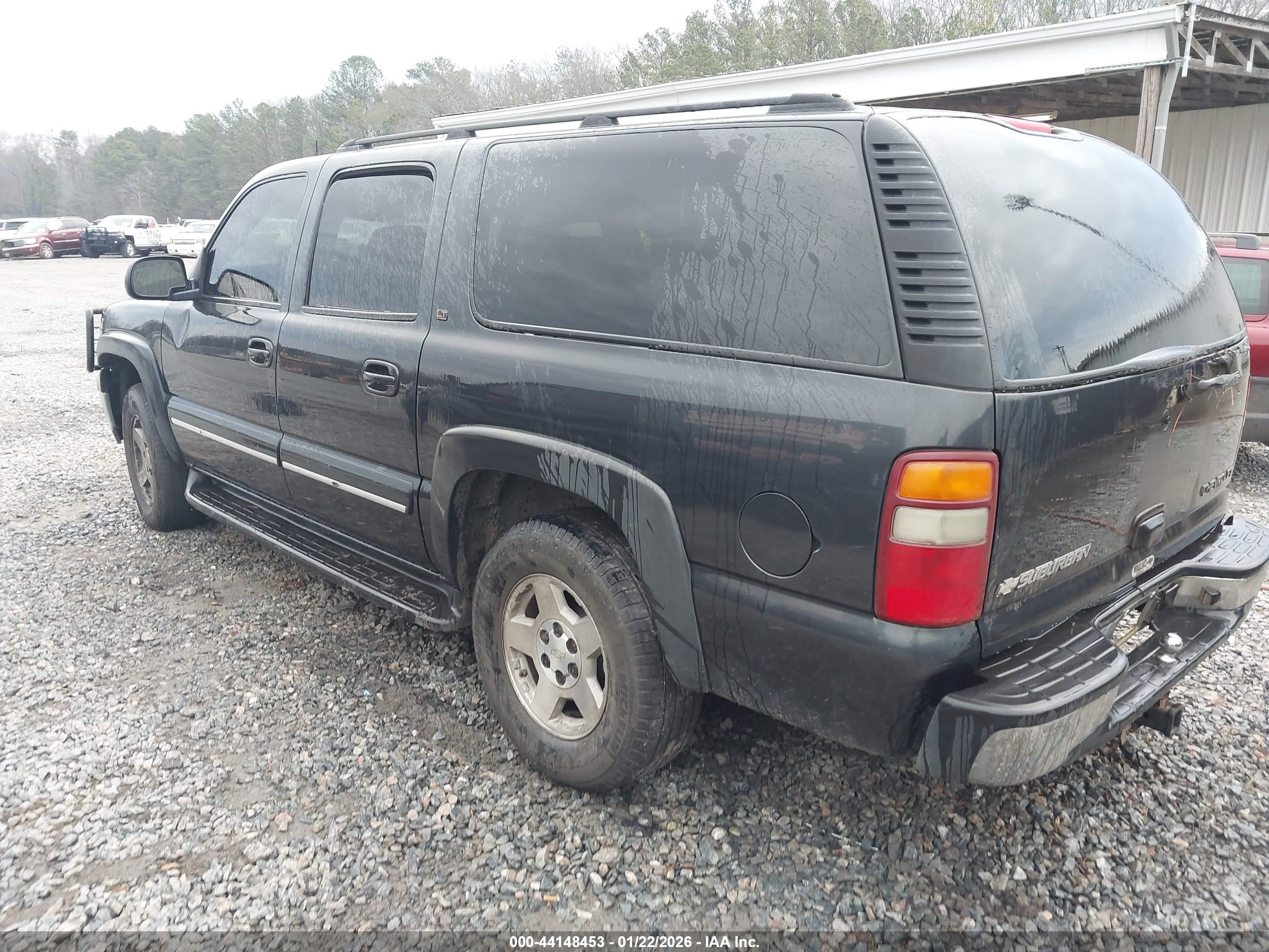 CHEVROLET SUBURBAN image 3