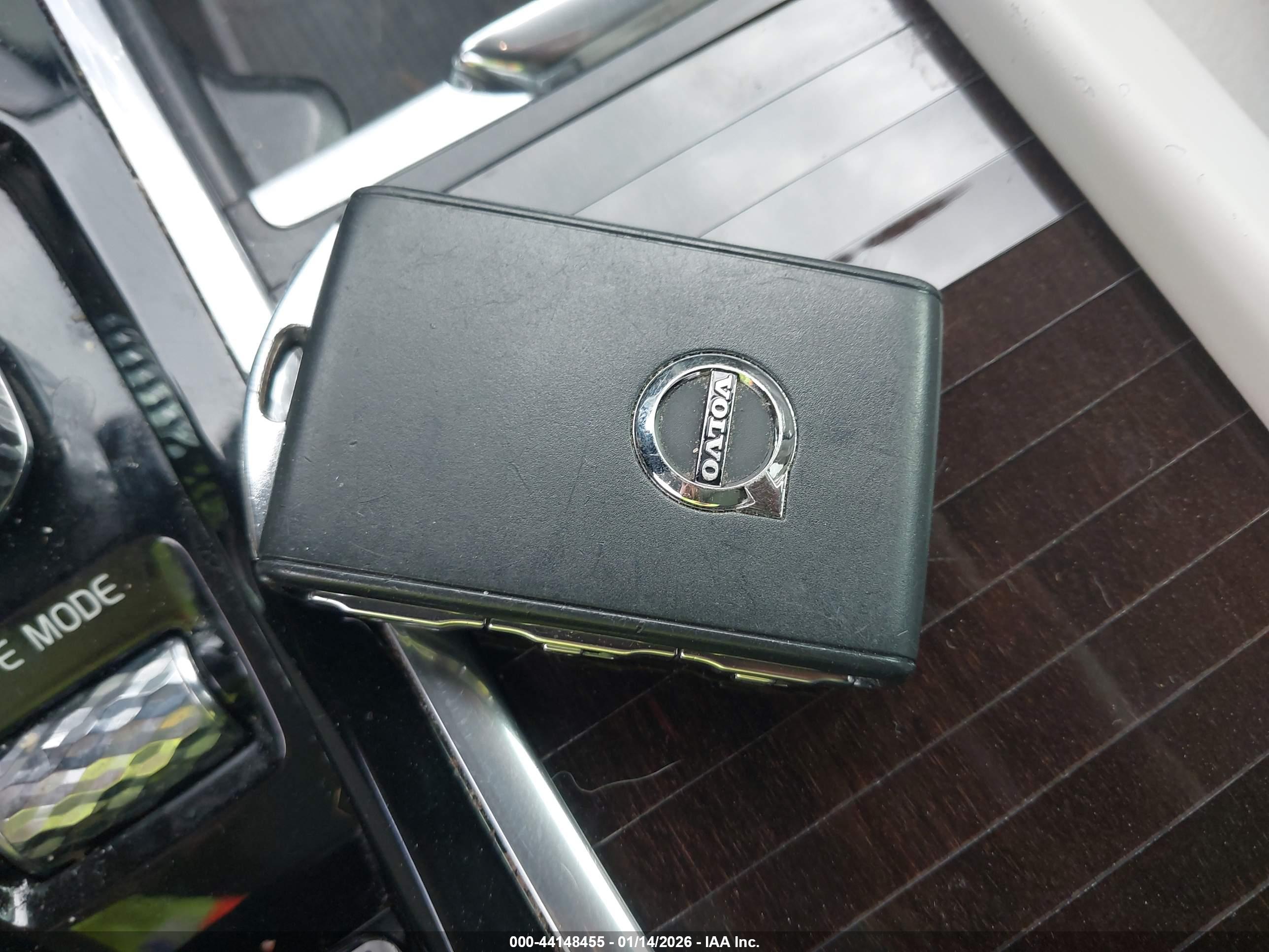 VOLVO XC90 image 11