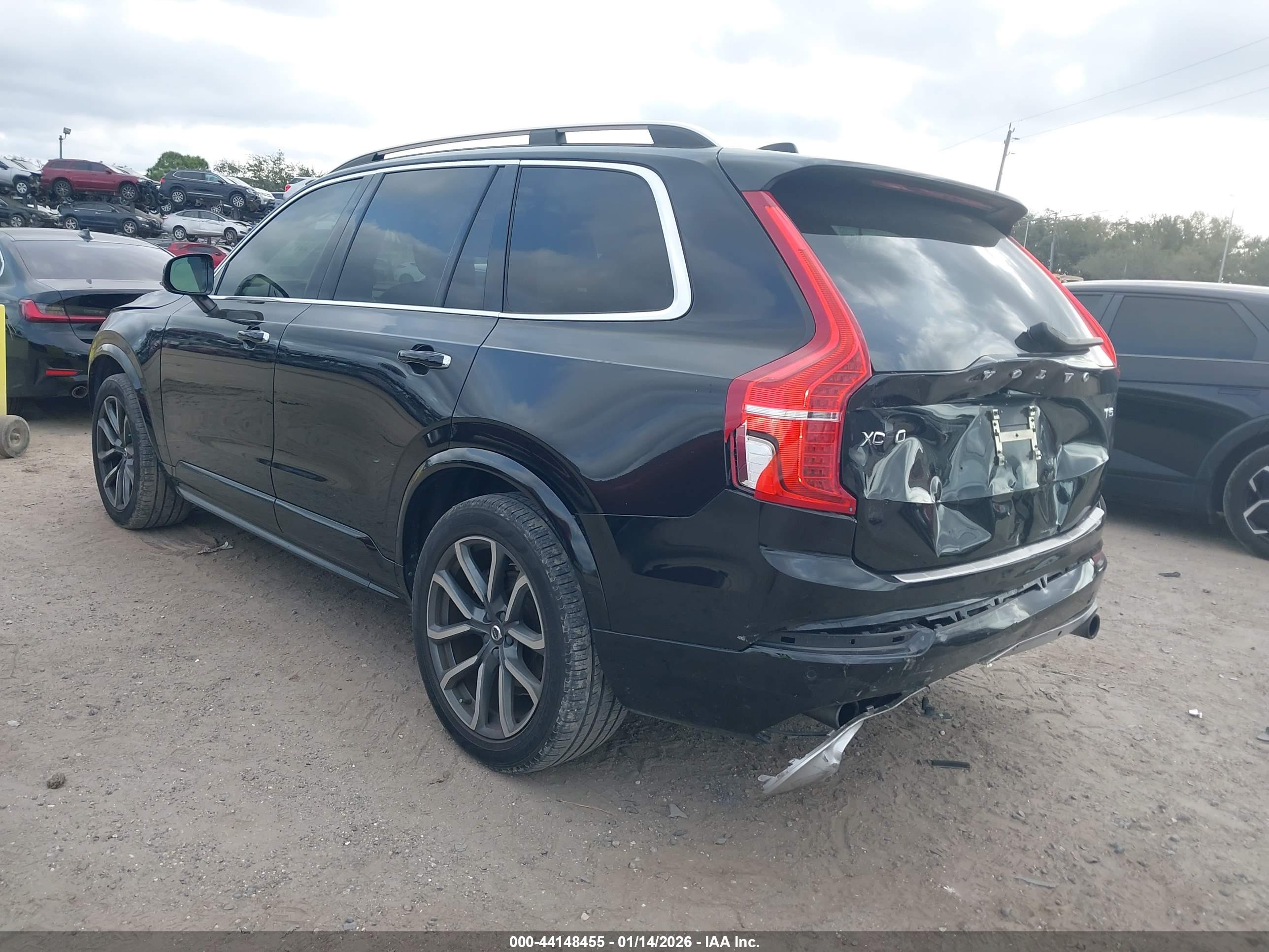 VOLVO XC90 image 3