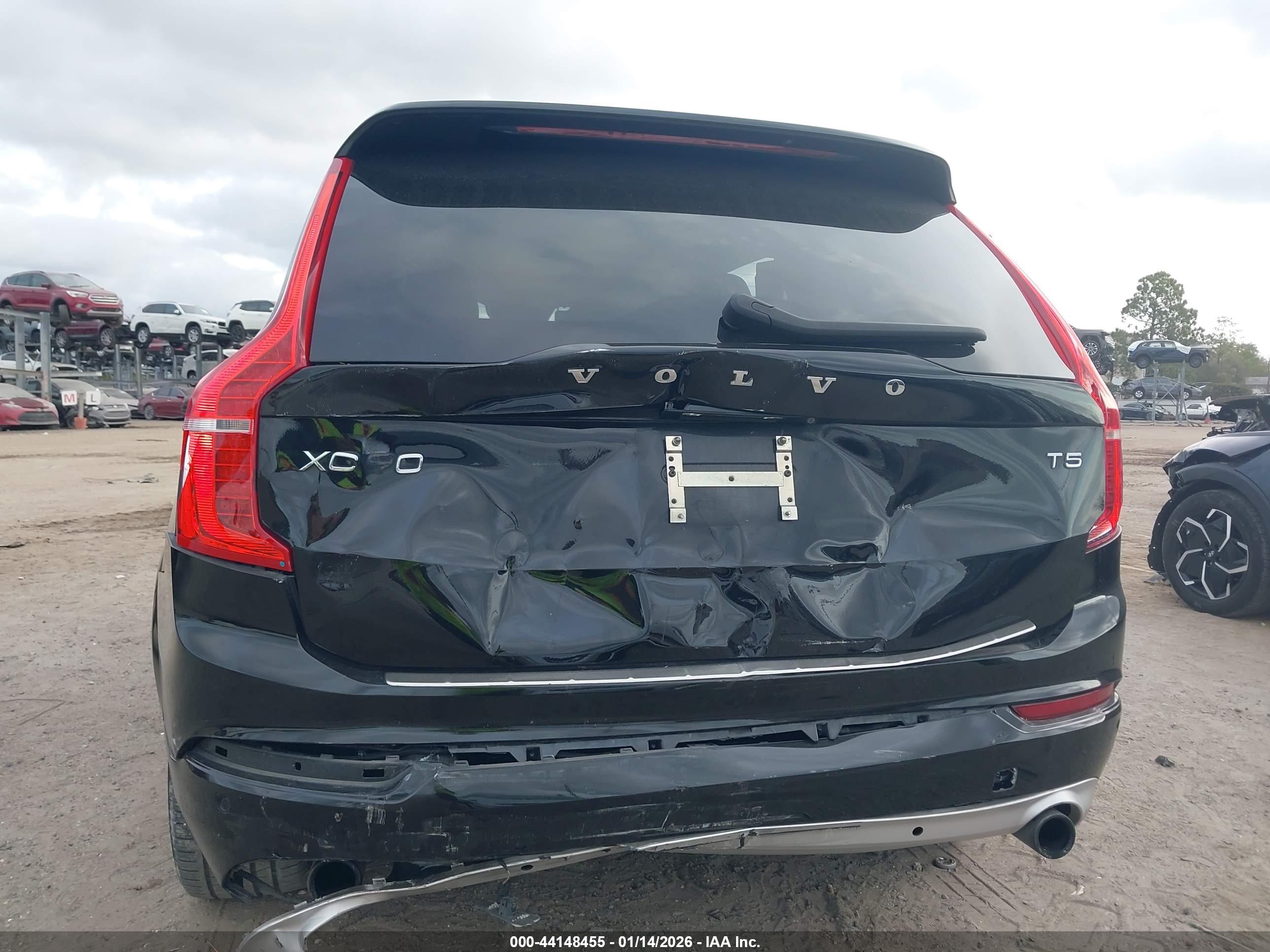 VOLVO XC90 image 6