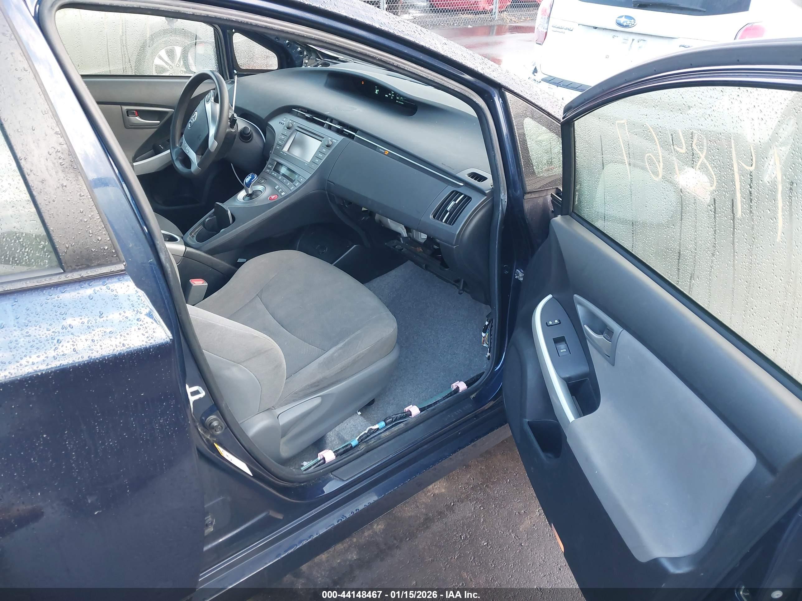 TOYOTA PRIUS image 5