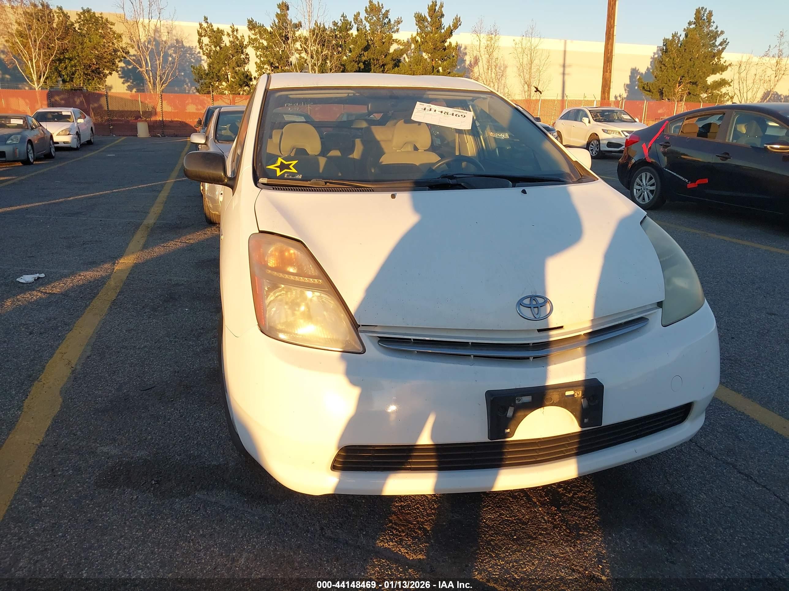 TOYOTA PRIUS image 6